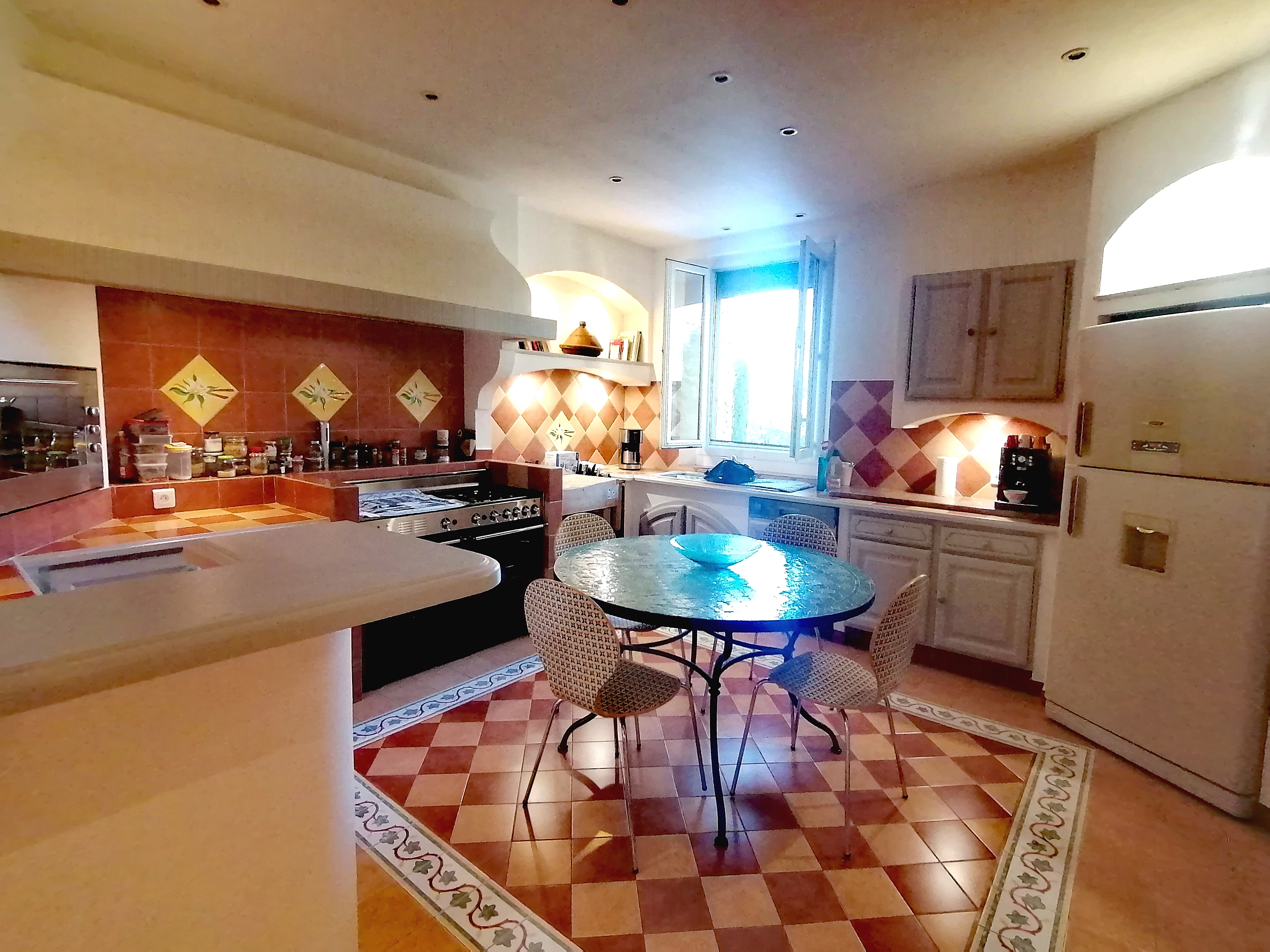 Propriété en France à vendre à Auriol, Bouches-du-Rhône - &#8364;1 630 000 - photo 