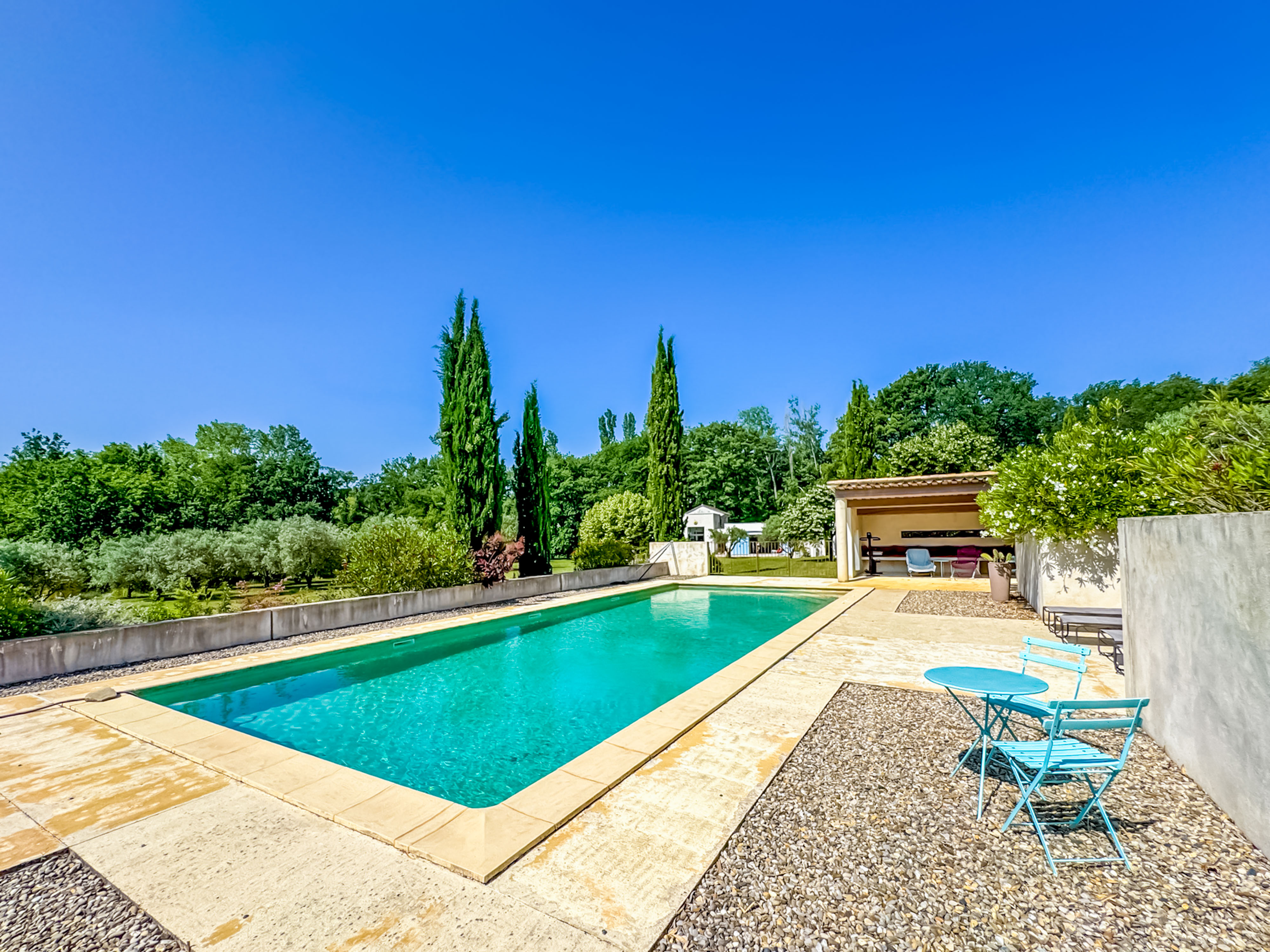 French property for sale in Vaison-la-Romaine, Vaucluse - €1,000,000 - photo 
