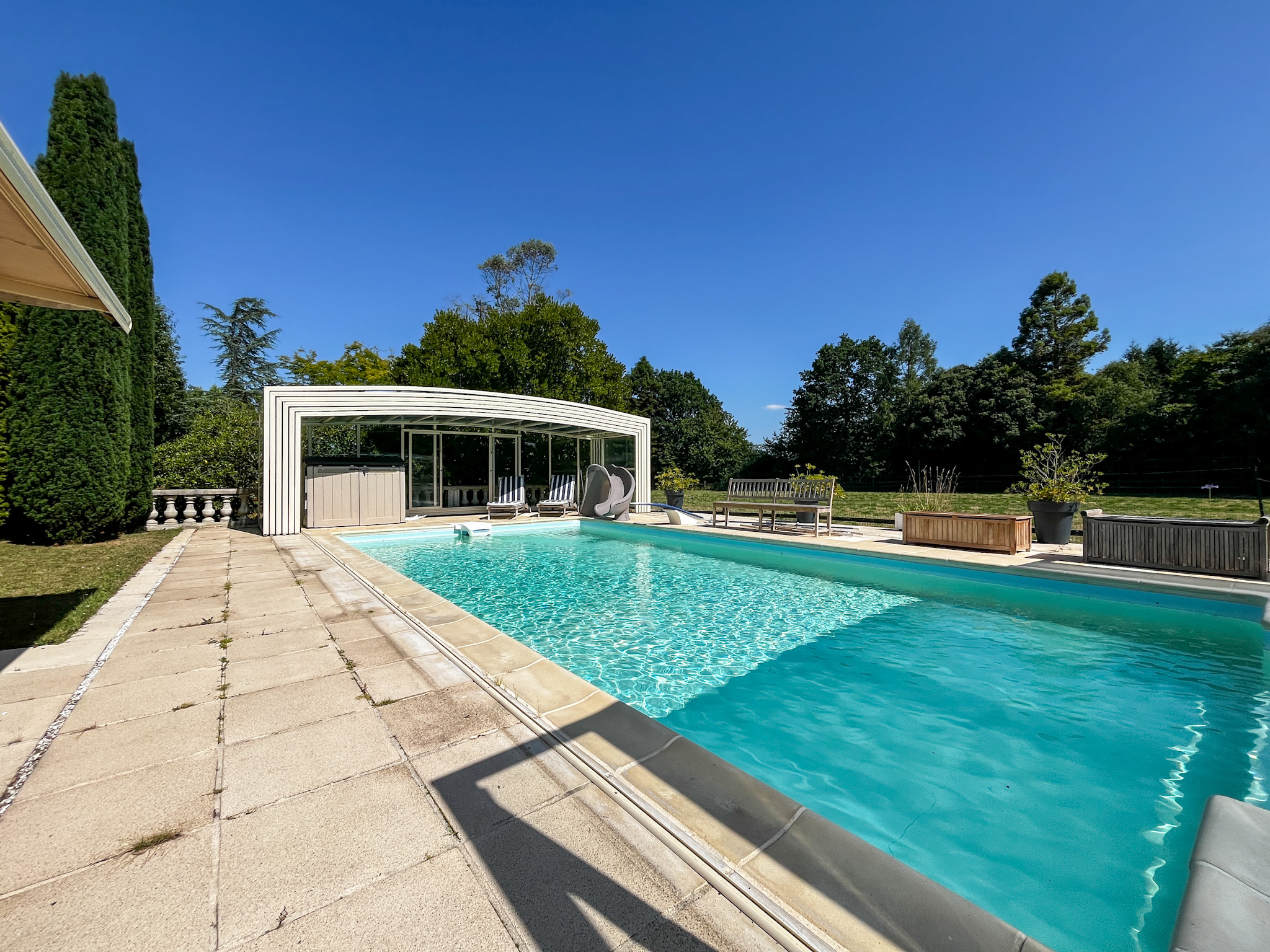 Propriété en France à vendre à Mesnil-Roc'h, Ille-et-Vilaine - &#8364;850 500 - photo 