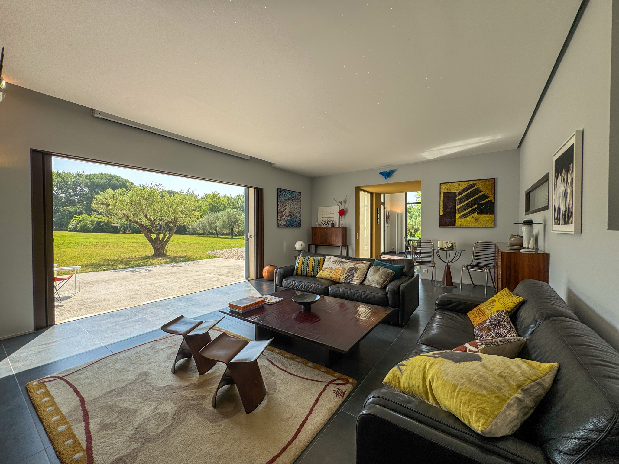 French property for sale in Vaison-la-Romaine, Vaucluse - €1,000,000 - photo 