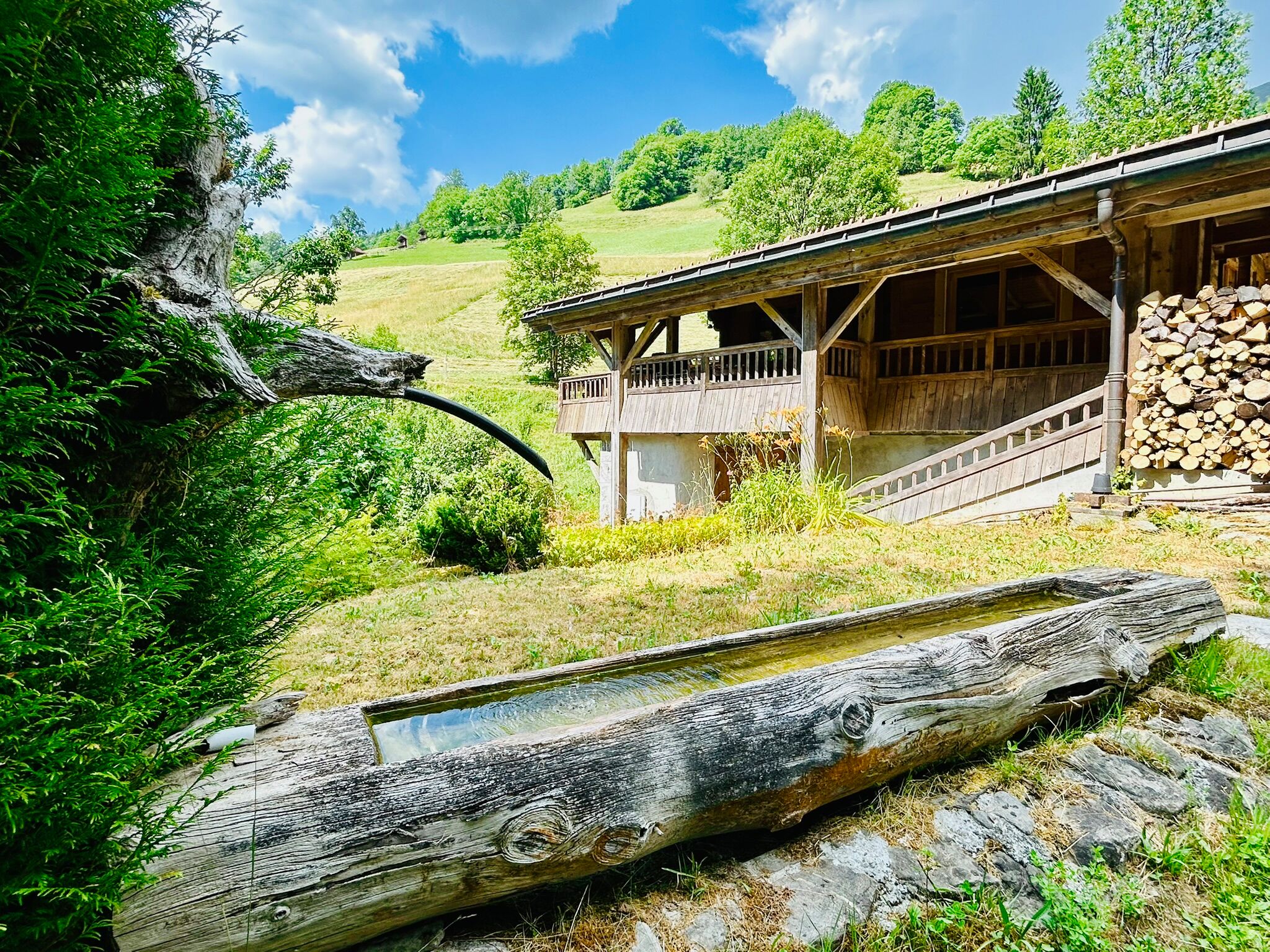 French property for sale in Manigod, Haute-Savoie - €977,000 - photo 