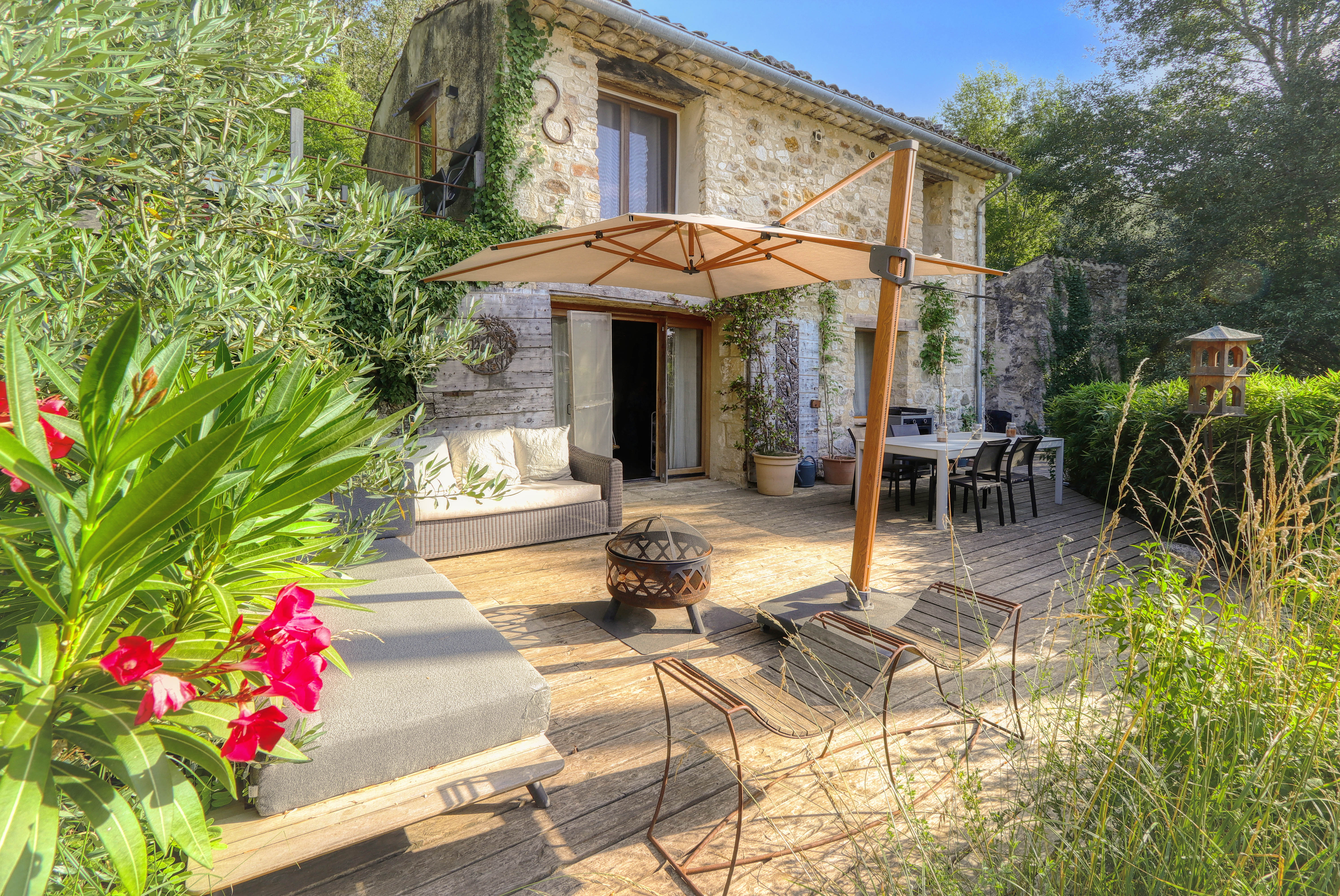 French property for sale in Rustrel, Vaucluse - €850,000 - photo 