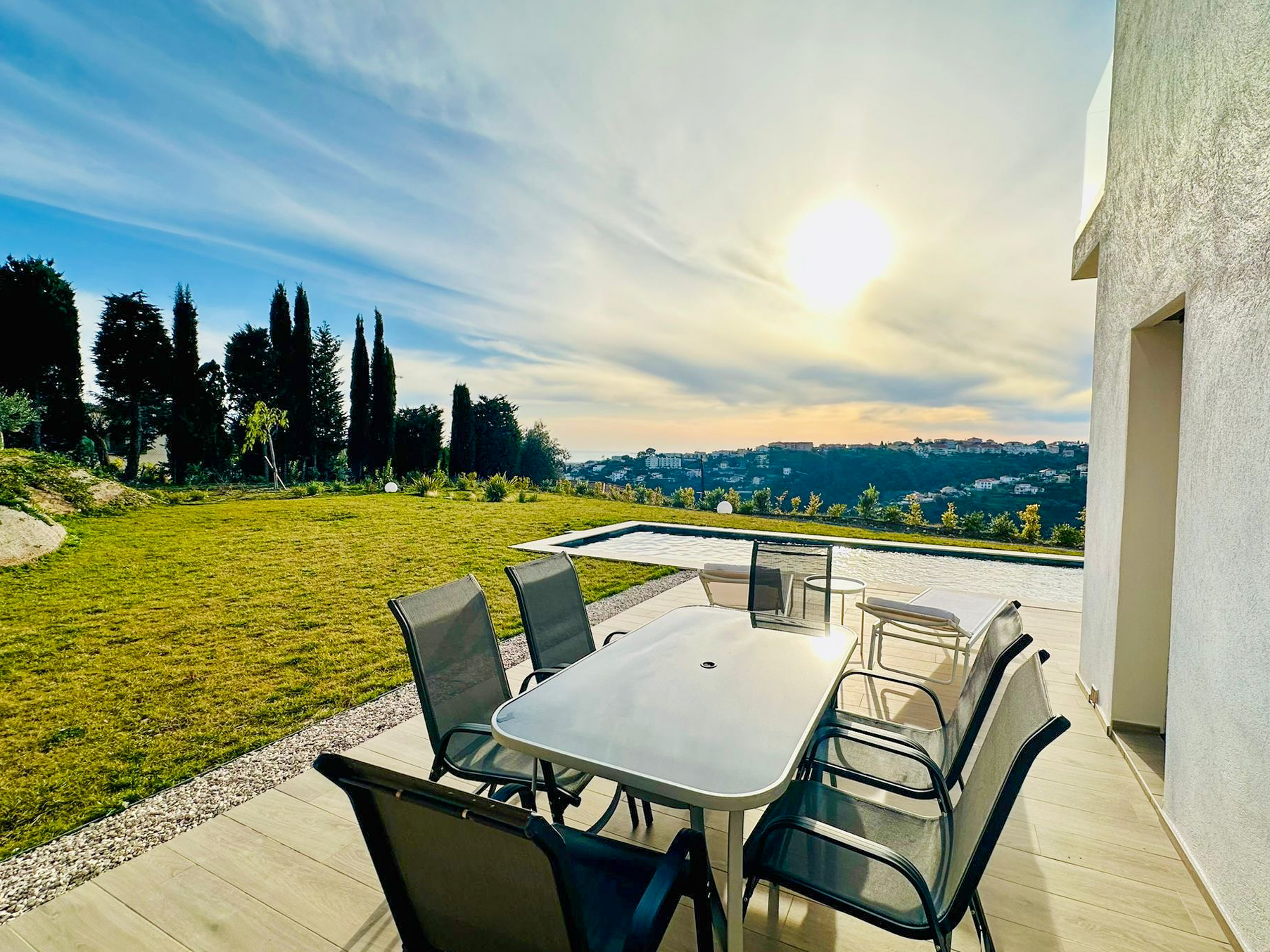 French property for sale in Nice, Alpes-Maritimes - €1,395,000 - photo 