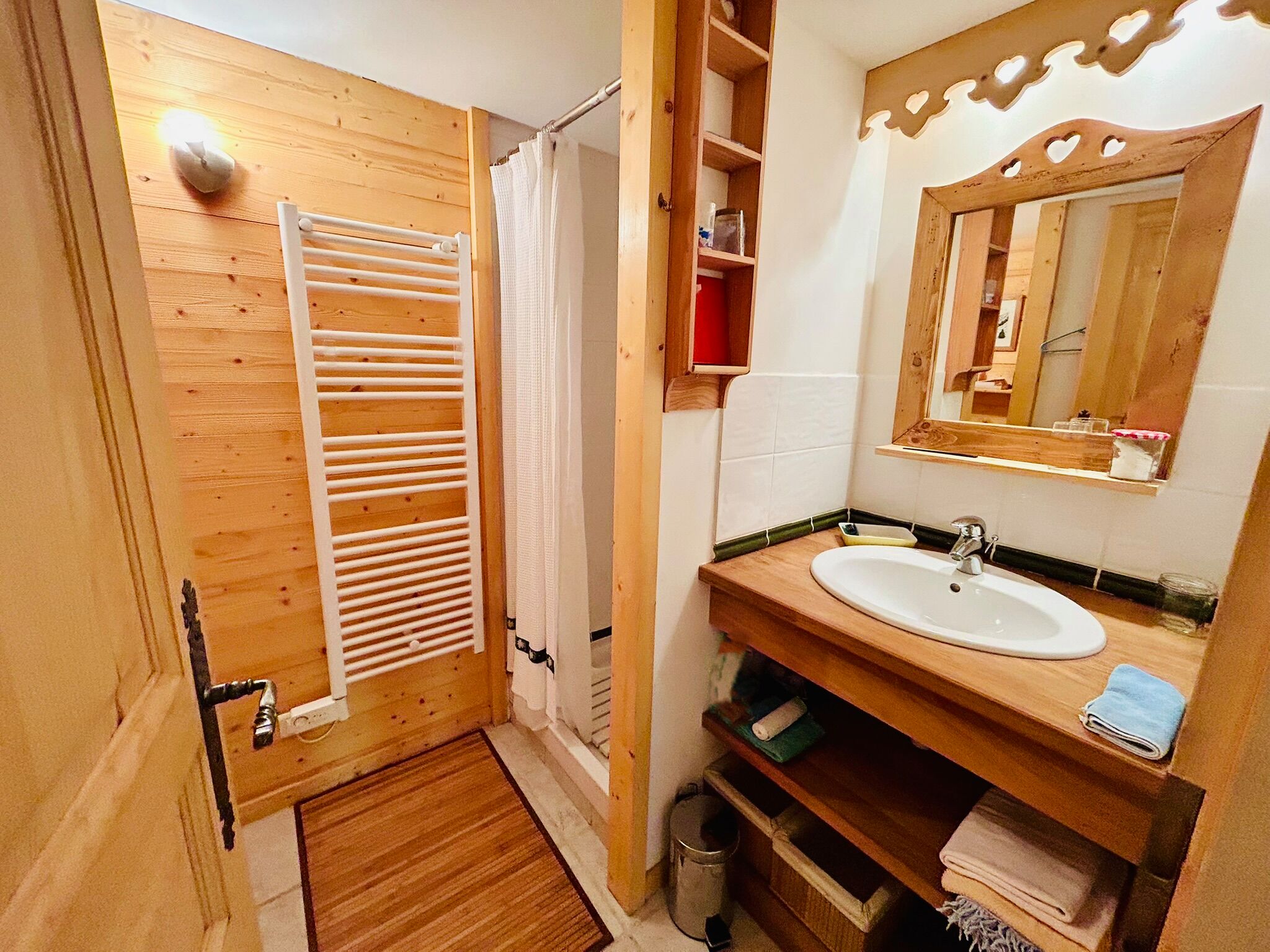 French property for sale in Manigod, Haute-Savoie - €977,000 - photo 