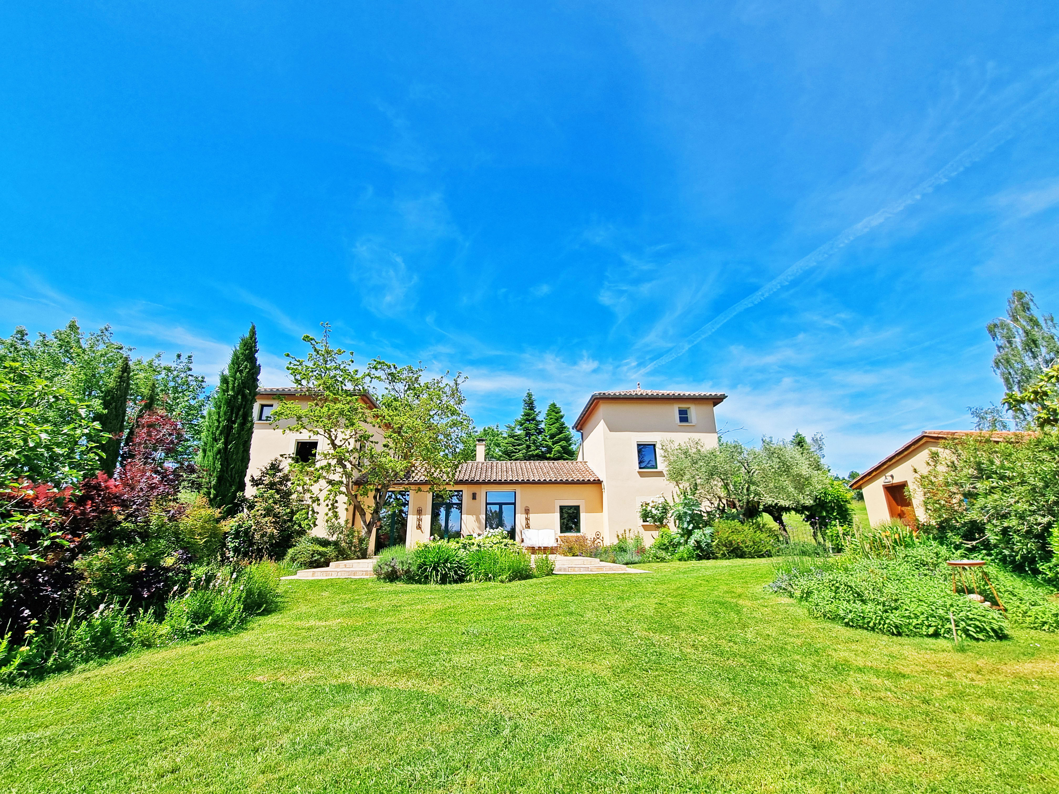 Propriété en France à vendre à Pamiers, Ariège - &#8364;780 000 - photo 