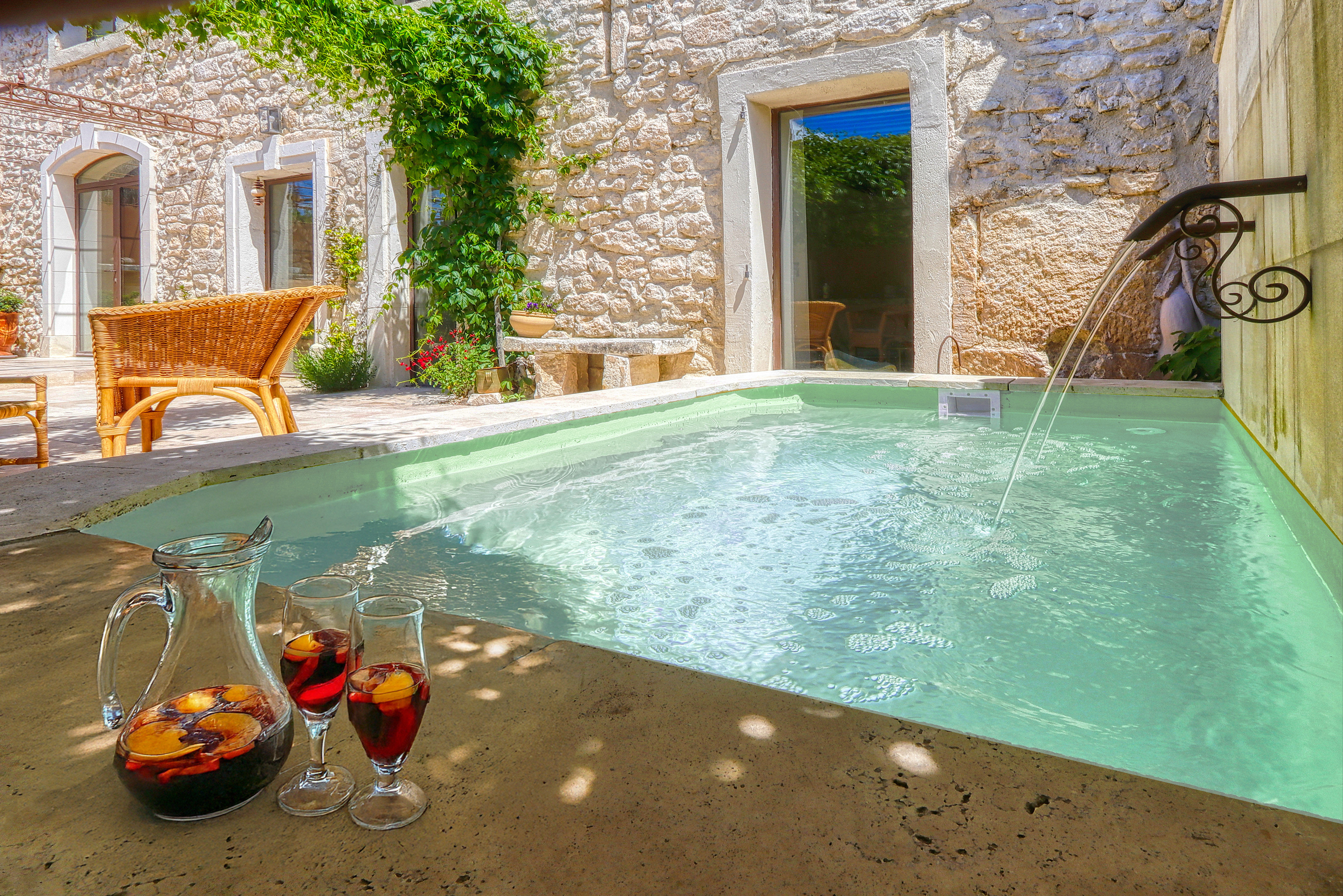 Propriété en France à vendre à Rustrel, Vaucluse - &#8364;798 000 - photo 