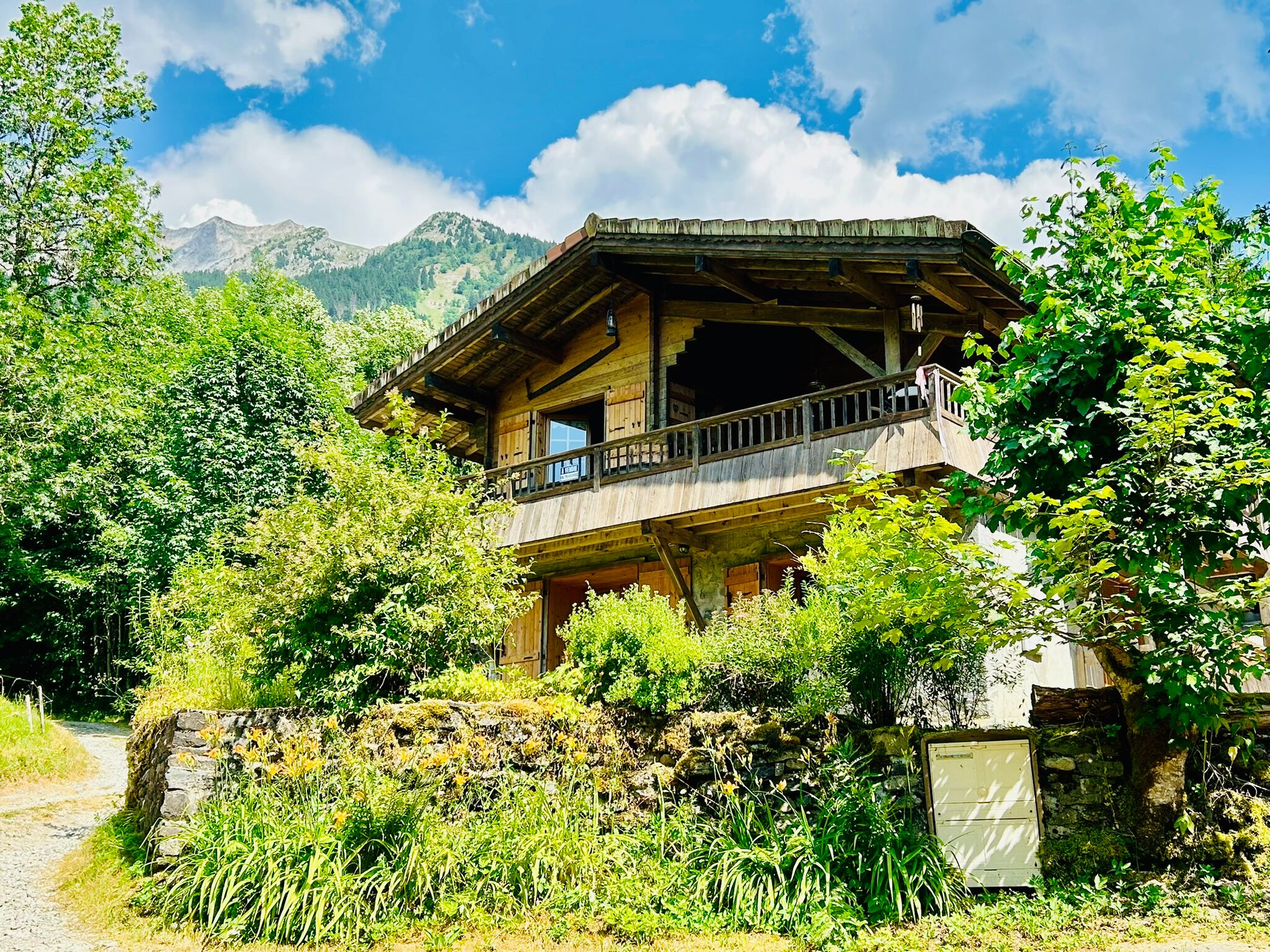 French property for sale in Manigod, Haute-Savoie - €977,000 - photo 
