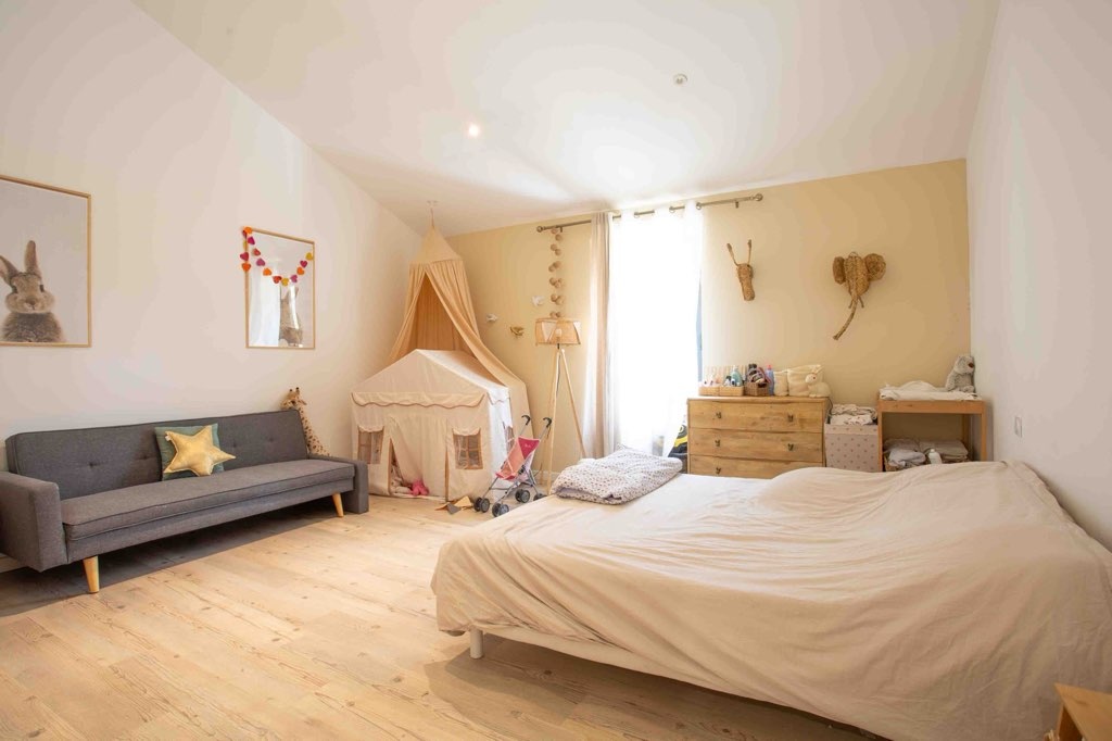 French property for sale in Rognonas, Bouches-du-Rhône - €1,600,000 - photo 