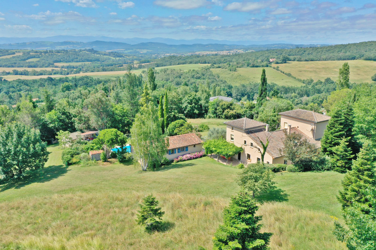 Propriété en France à vendre à Pamiers, Ariège - &#8364;780 000 - photo 