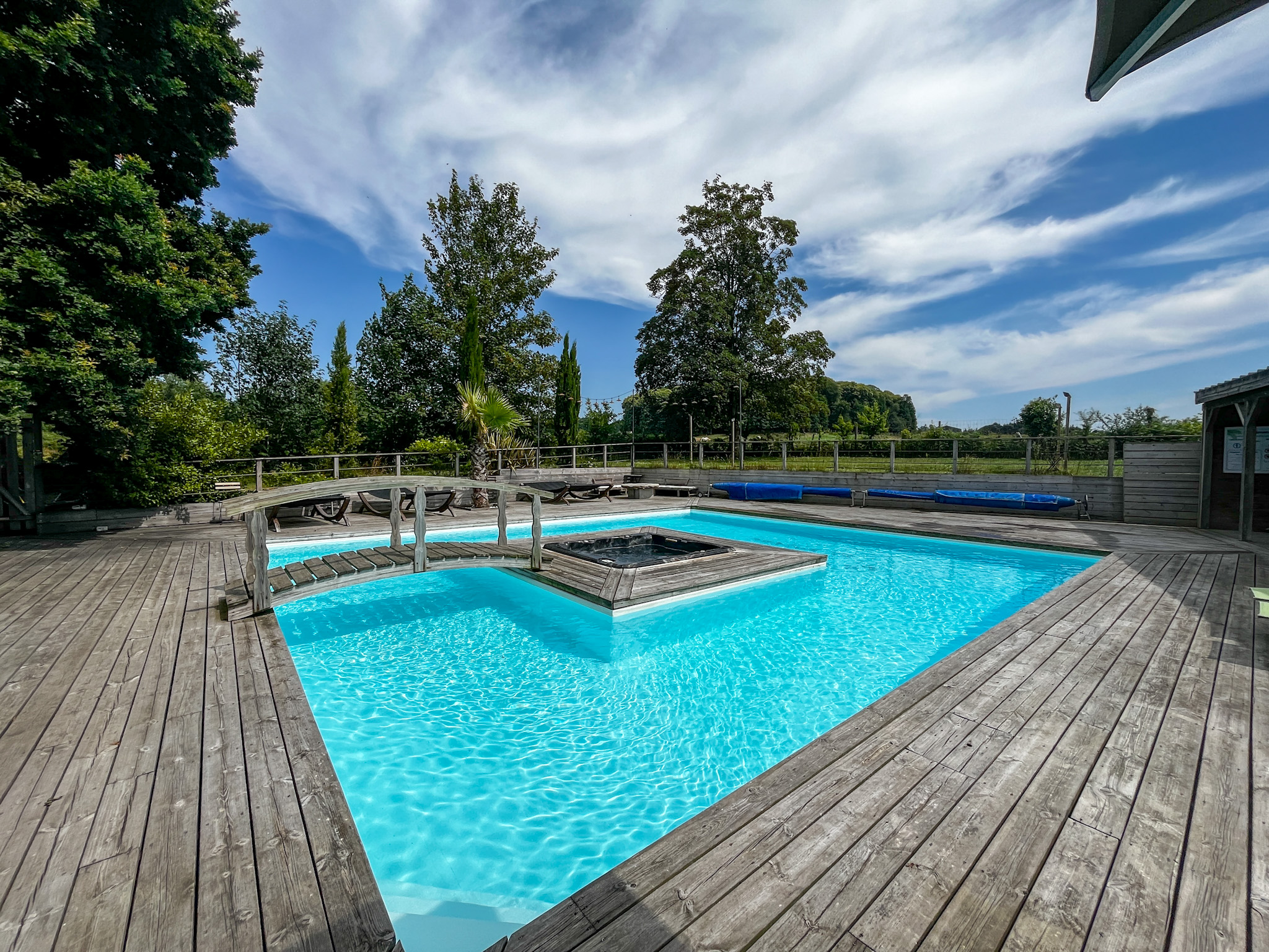 Propriété en France à vendre à Mesnil-Roc'h, Ille-et-Vilaine - &#8364;1 865 195 - photo 