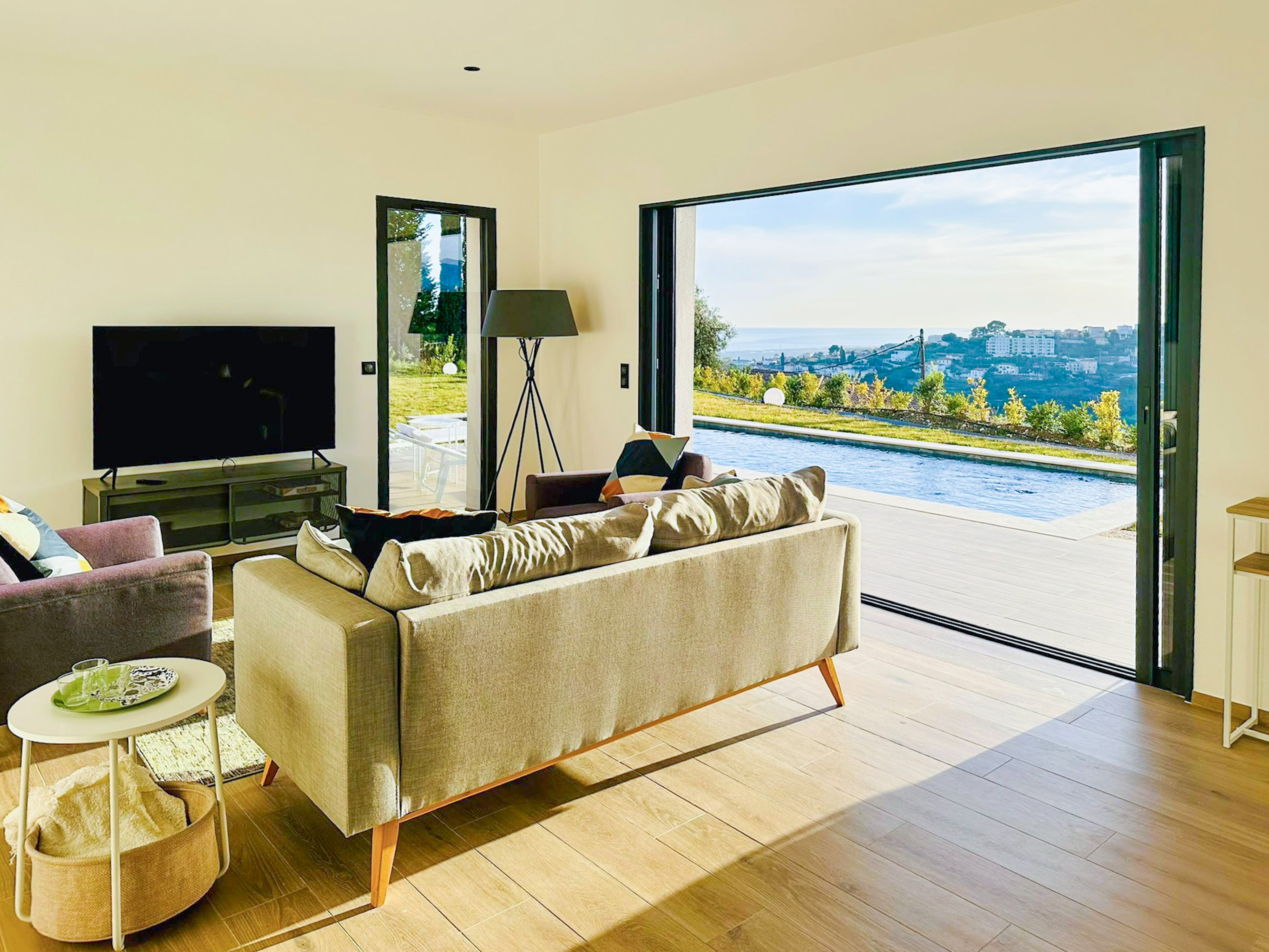 French property for sale in Nice, Alpes-Maritimes - €1,395,000 - photo 