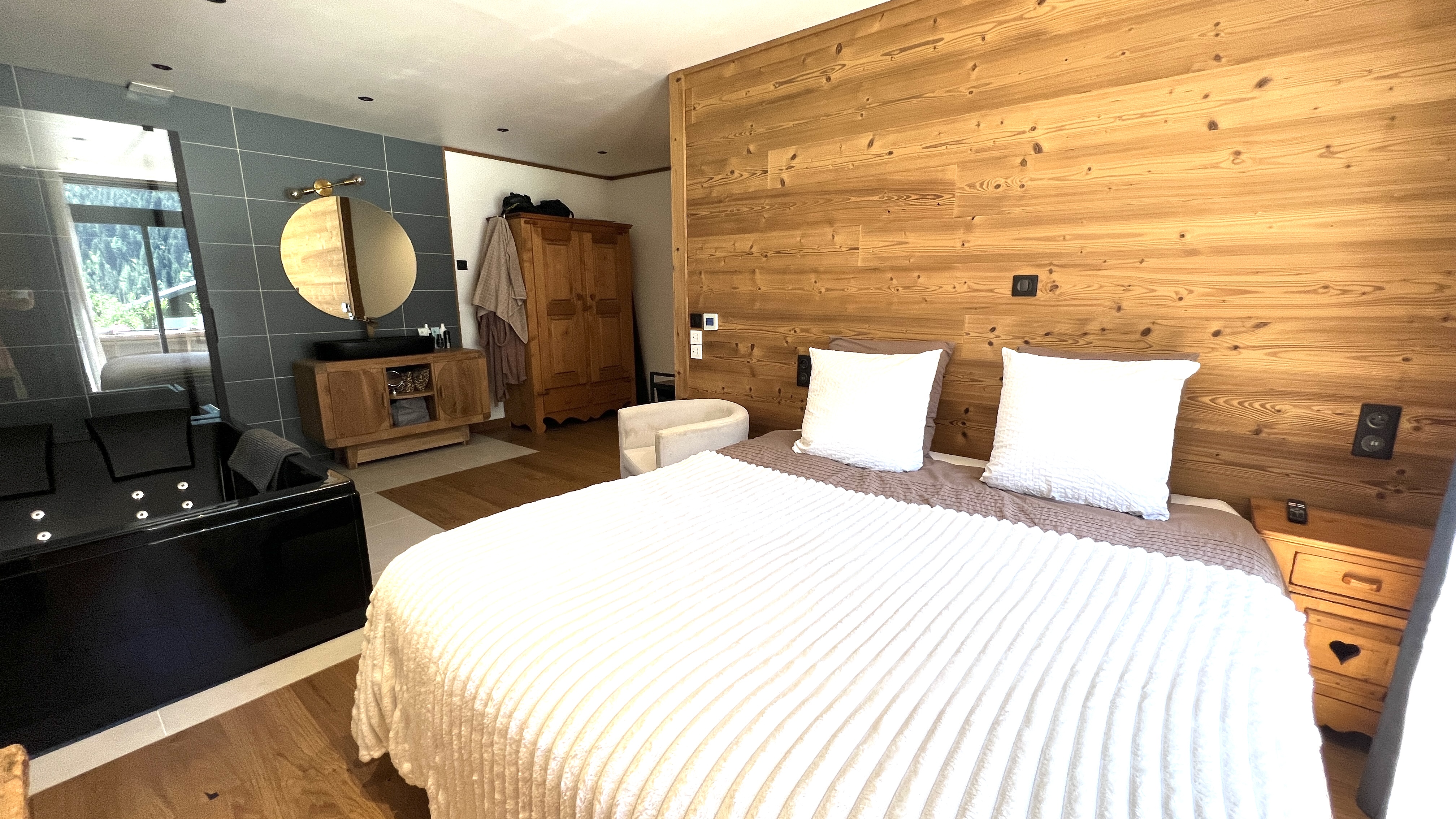 French property for sale in Séez, Savoie - €1,295,000 - photo 