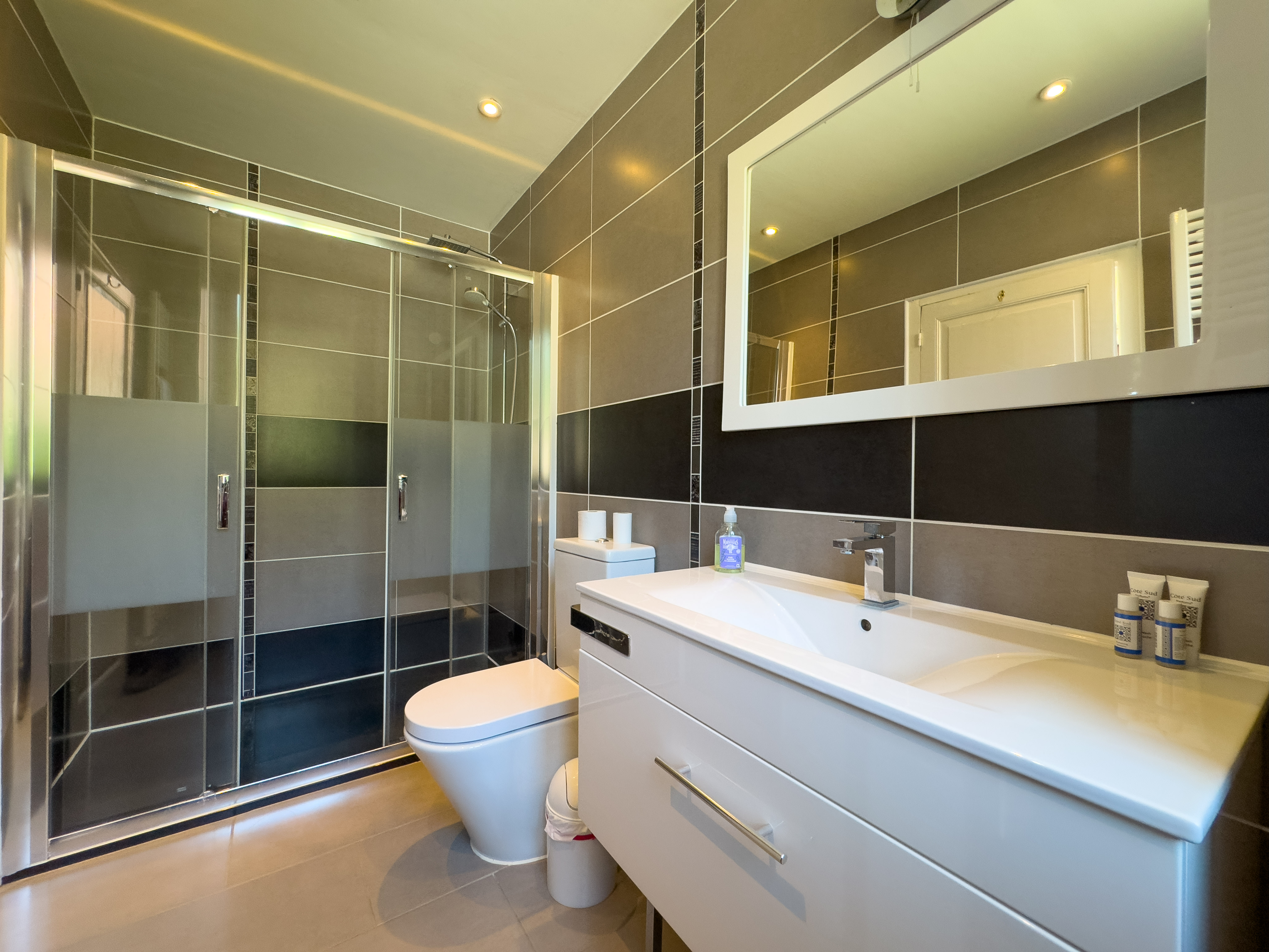 French property for sale in Châlus, Haute-Vienne - €849,000 - photo 