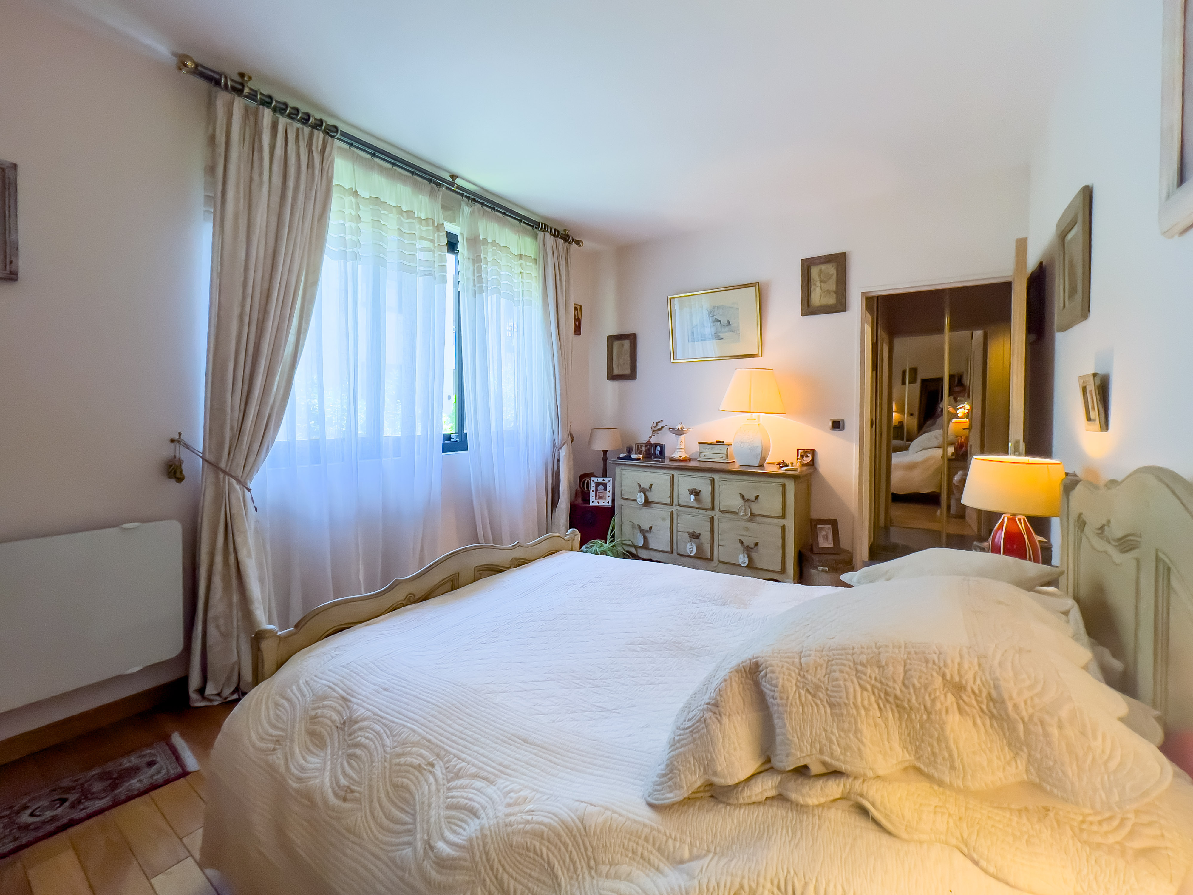 French property for sale in Levallois-Perret, Hauts-de-Seine - €1,450,000 - photo 