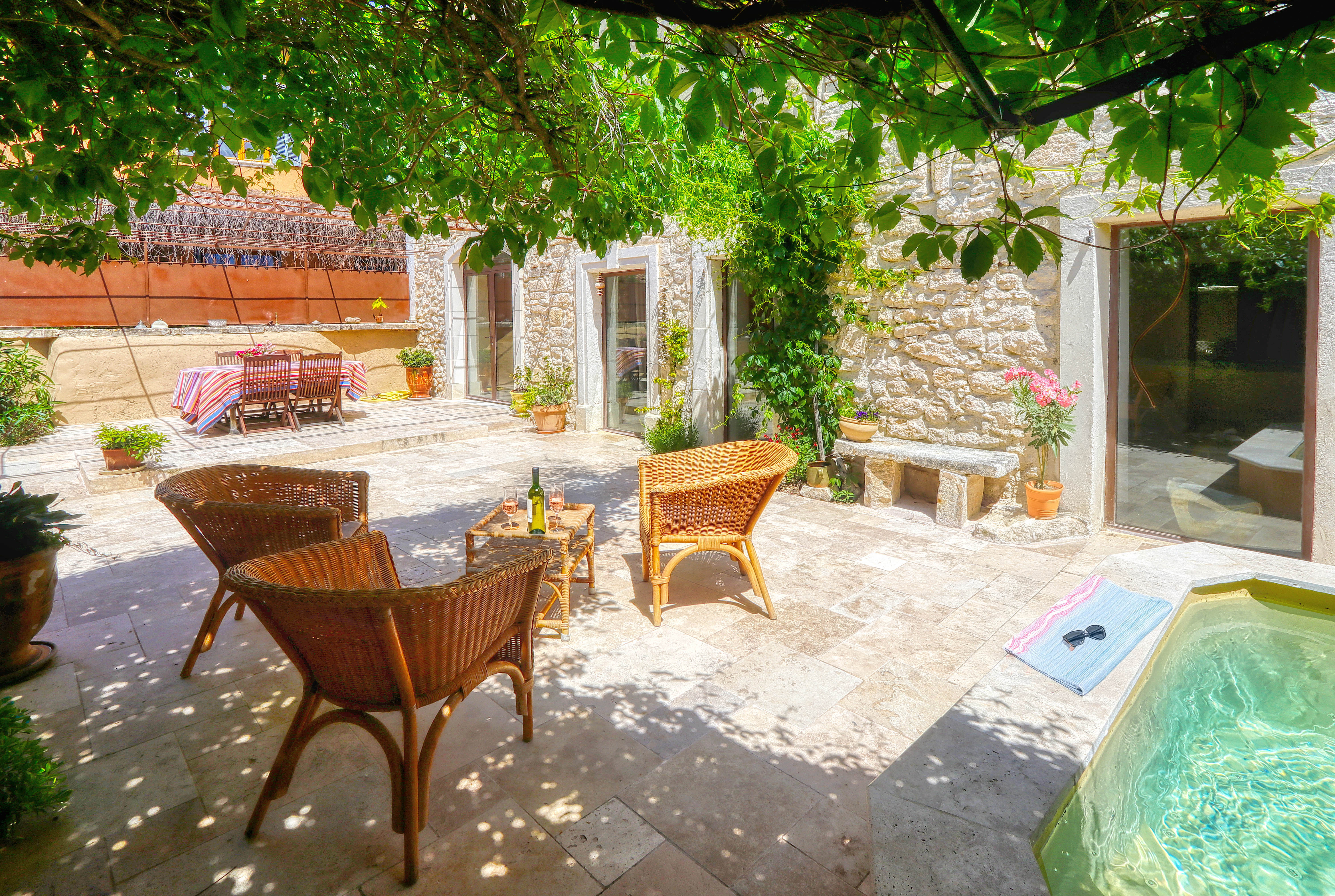 Propriété en France à vendre à Rustrel, Vaucluse - &#8364;798 000 - photo 
