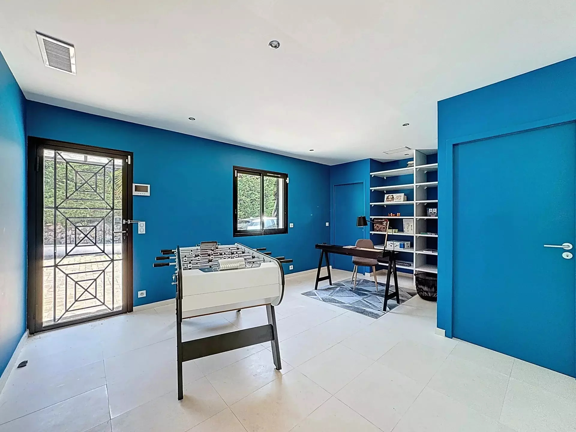 French property for sale in Roquefort-les-Pins, Alpes-Maritimes - €2,300,000 - photo 