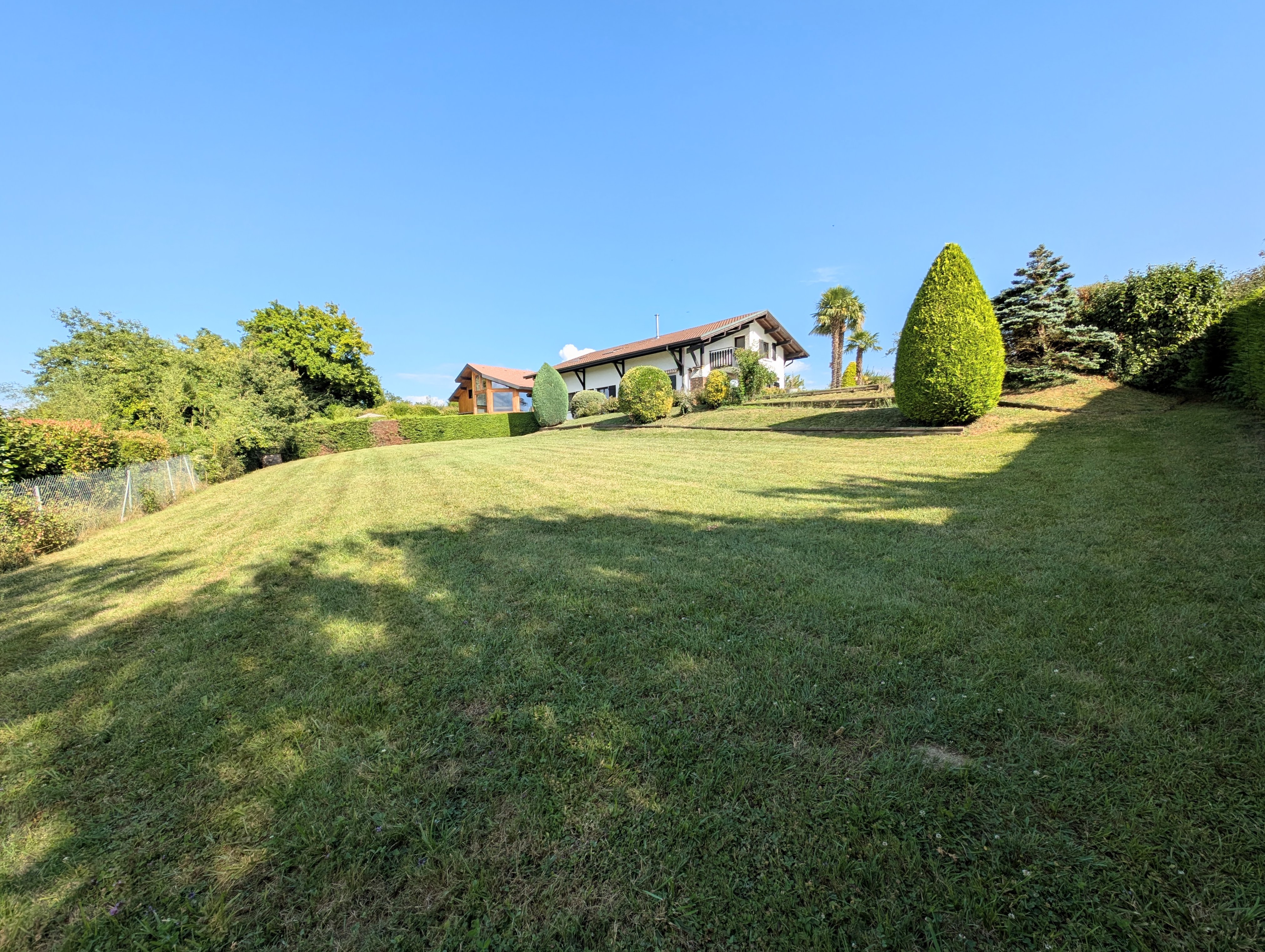 French property for sale in Yvoire, Haute-Savoie - €1,490,000 - photo 