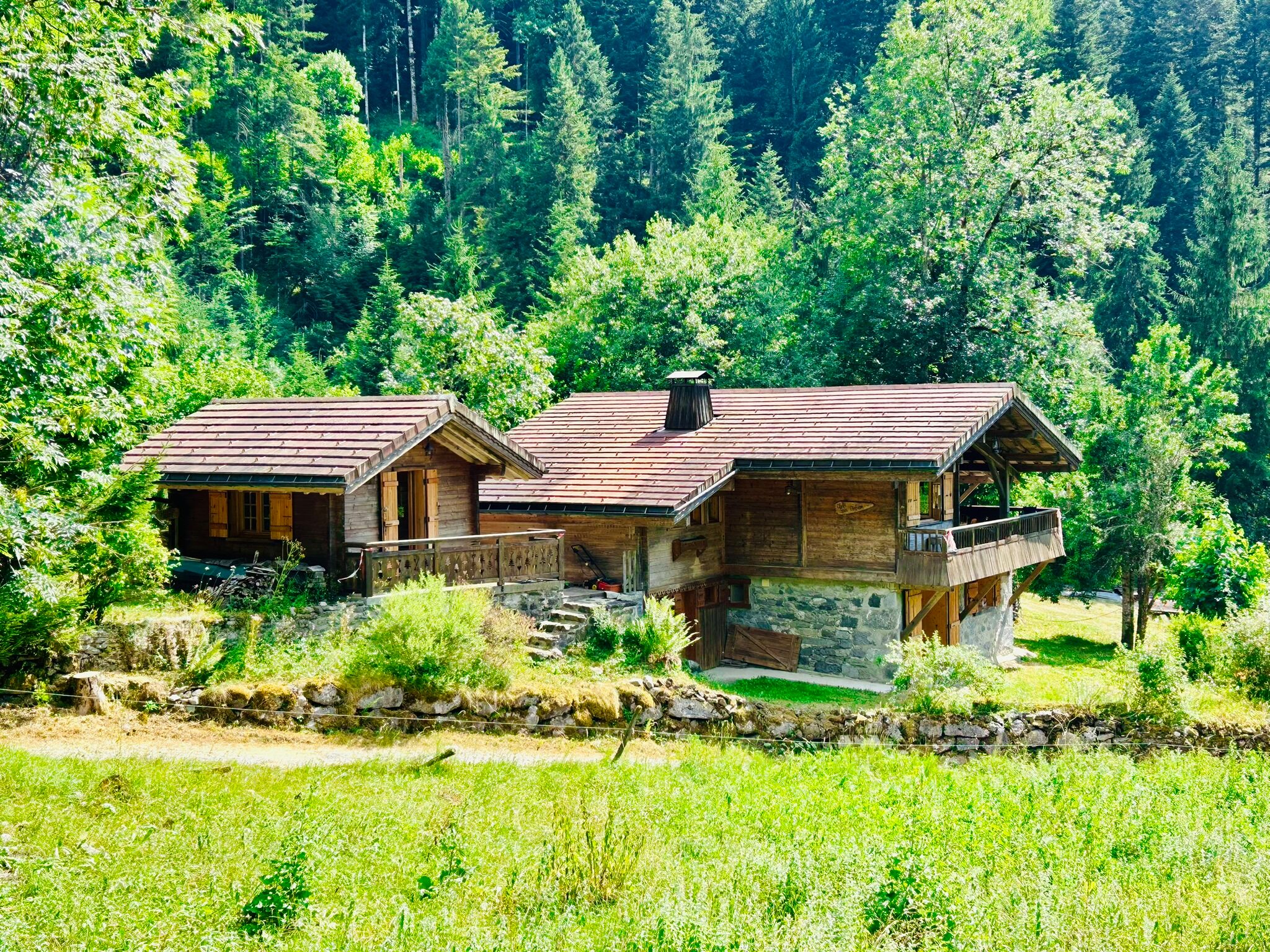 French property for sale in Manigod, Haute-Savoie - €977,000 - photo 