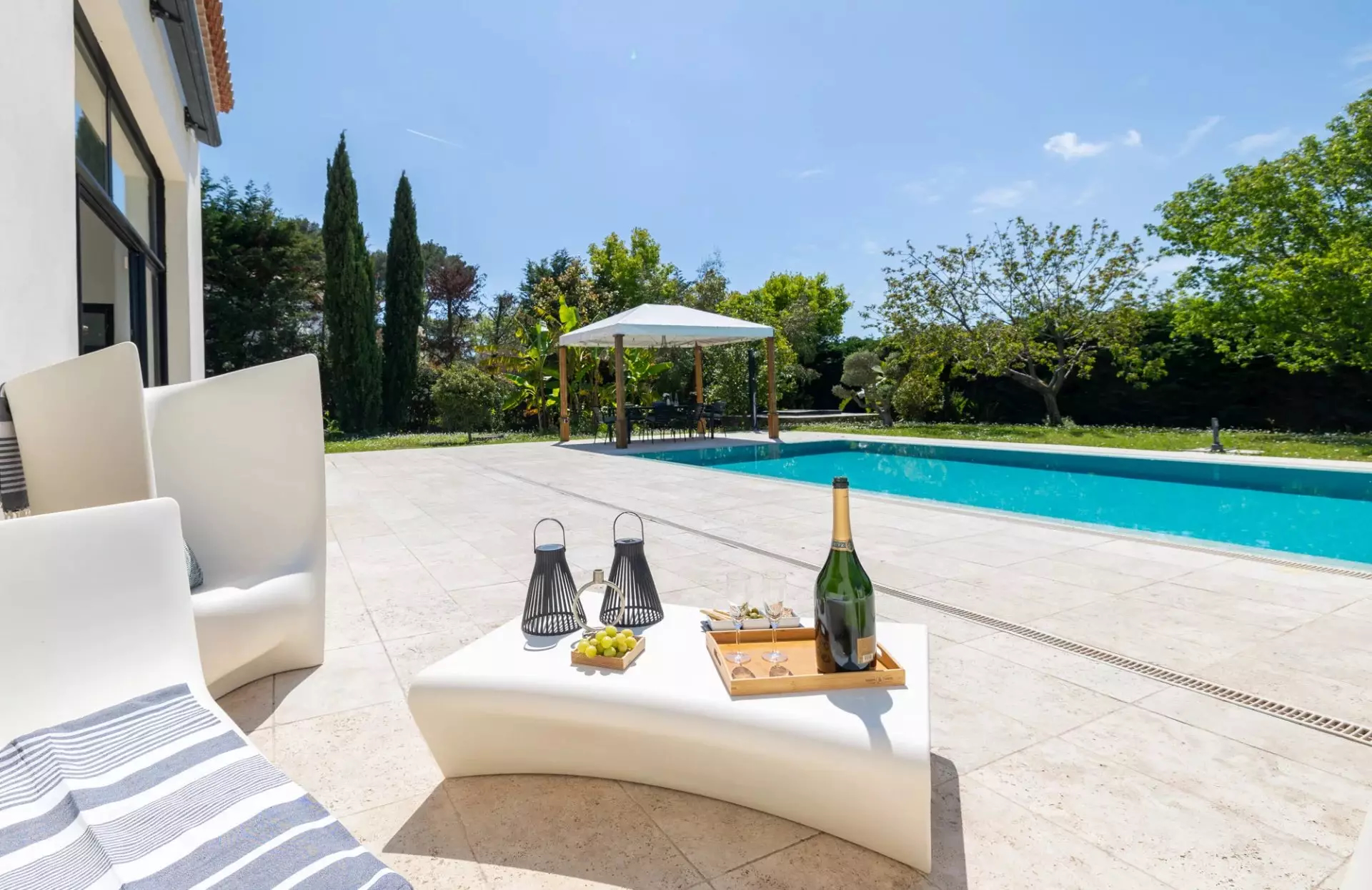 French property for sale in Roquefort-les-Pins, Alpes-Maritimes - €2,300,000 - photo 