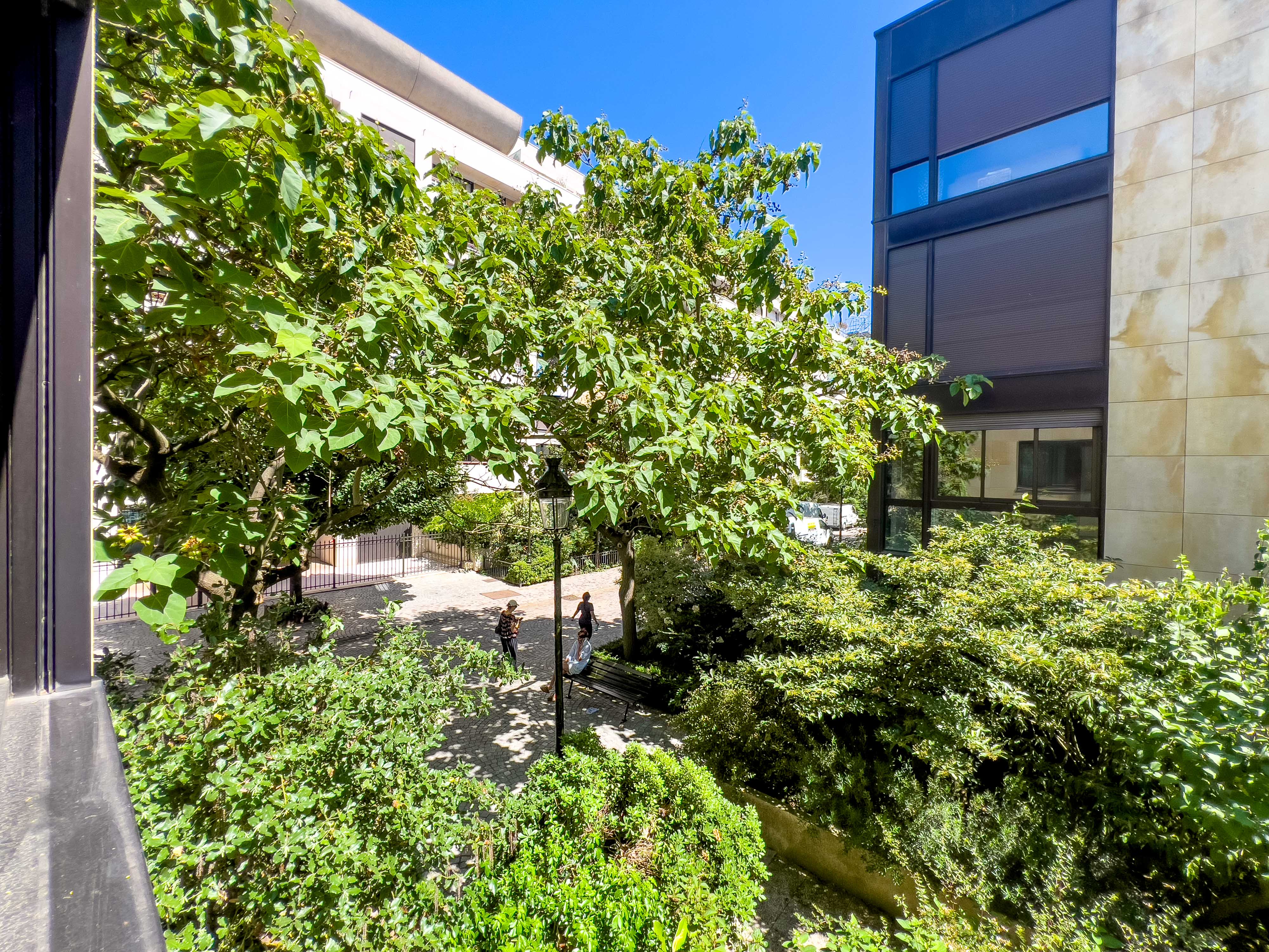 French property for sale in Levallois-Perret, Hauts-de-Seine - €1,450,000 - photo 