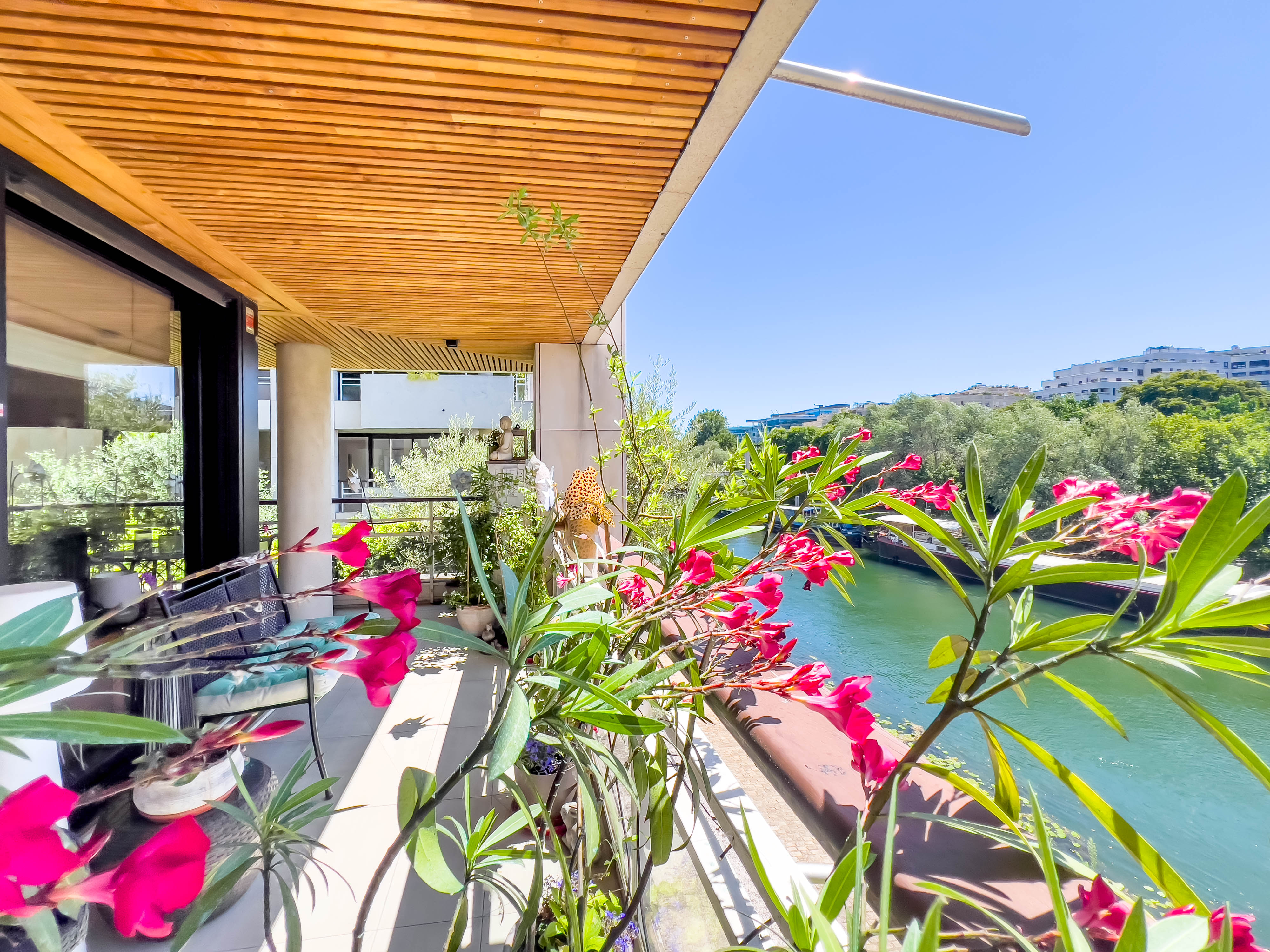 French property for sale in Levallois-Perret, Hauts-de-Seine - €1,450,000 - photo 
