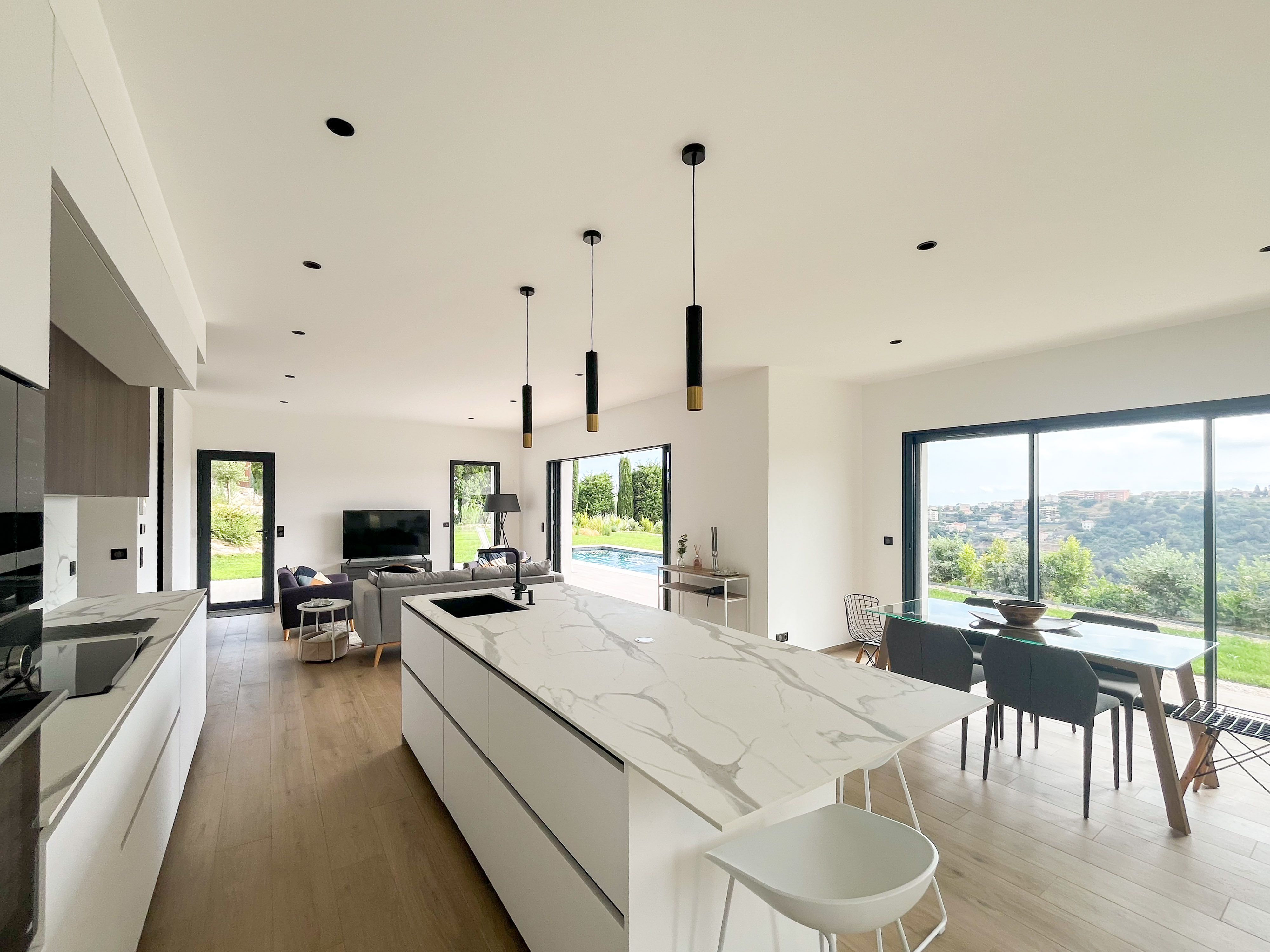 French property for sale in Nice, Alpes-Maritimes - €1,395,000 - photo 