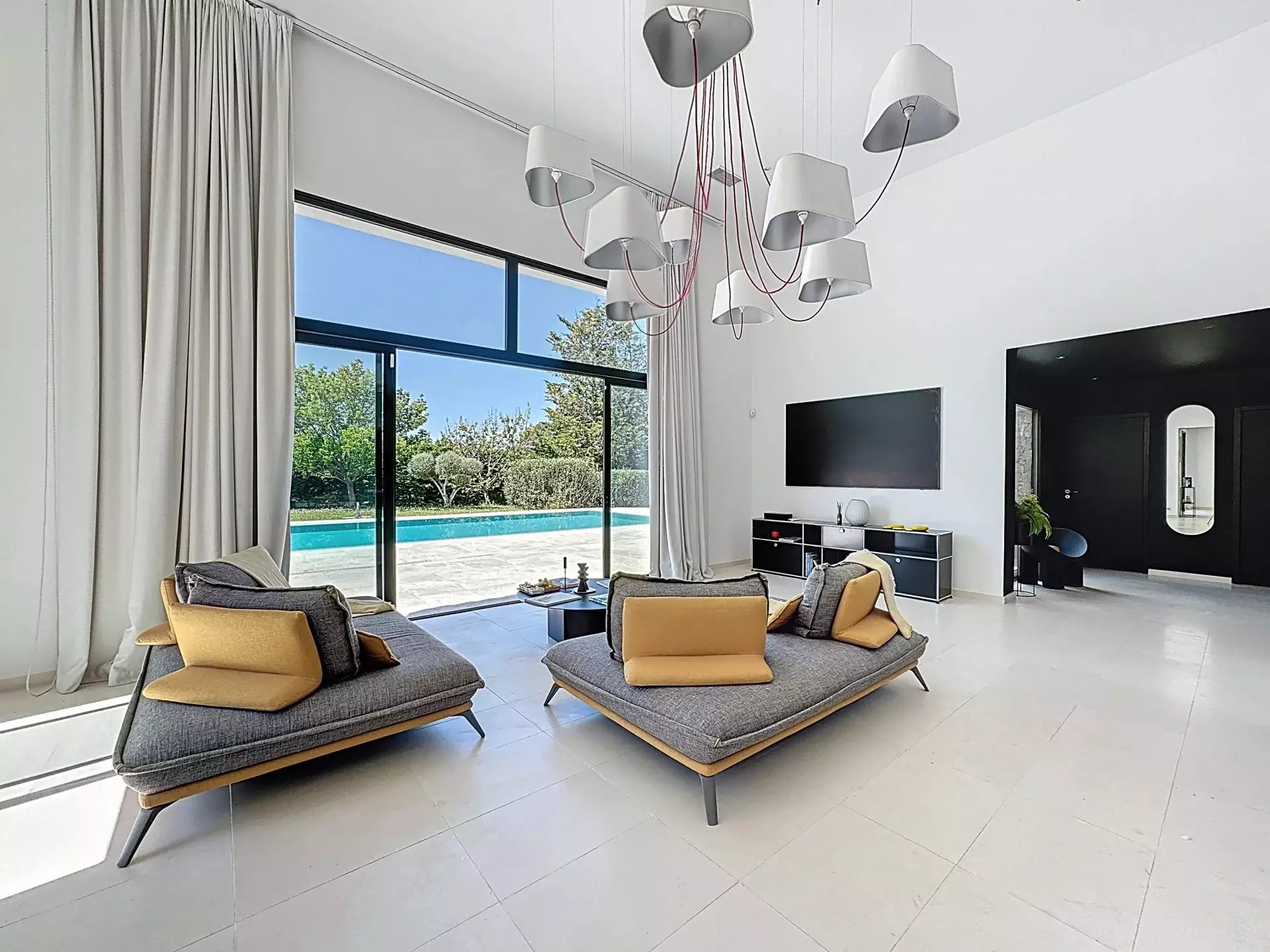French property for sale in Roquefort-les-Pins, Alpes-Maritimes - €2,300,000 - photo 