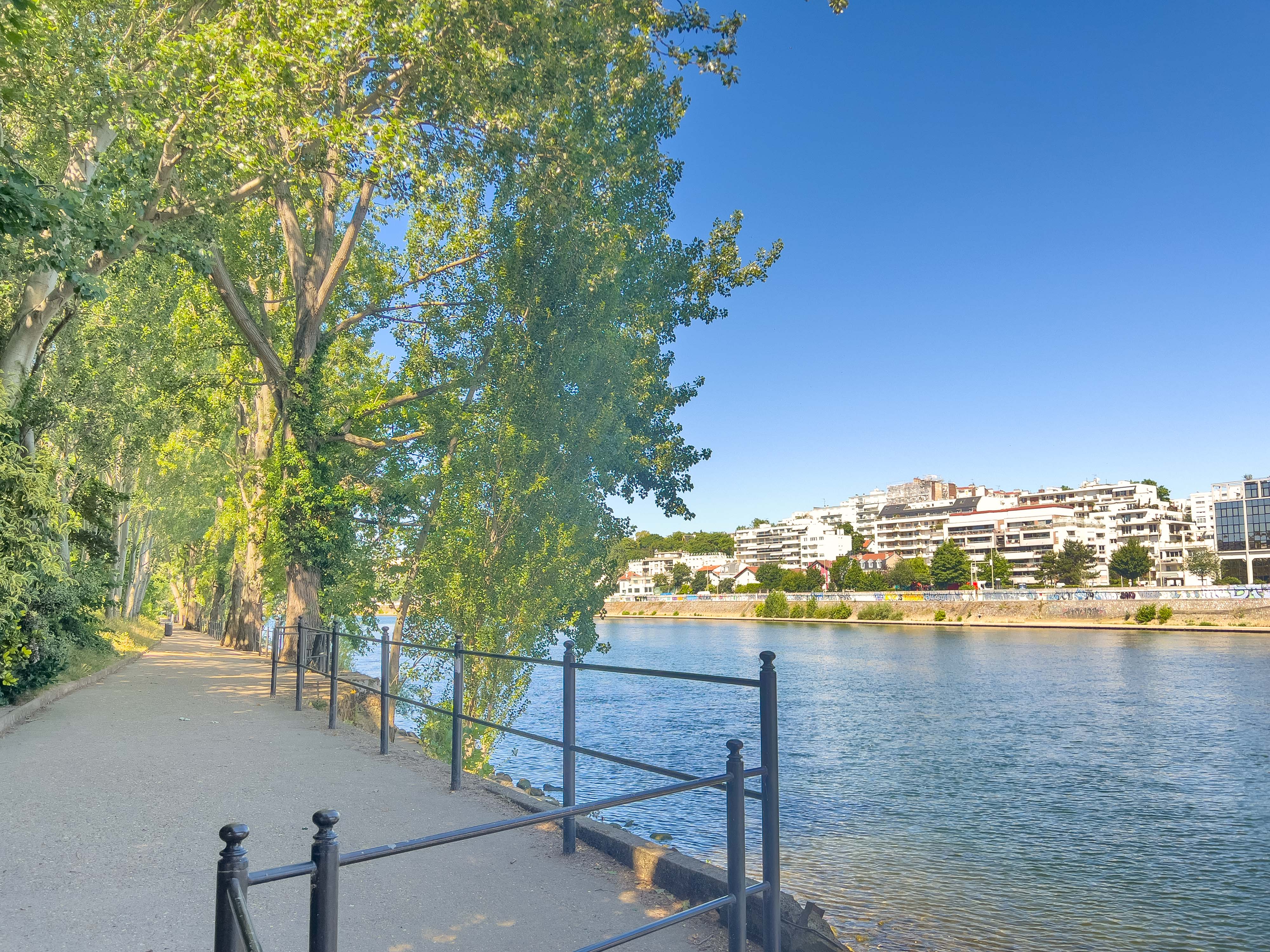 French property for sale in Levallois-Perret, Hauts-de-Seine - €1,450,000 - photo 