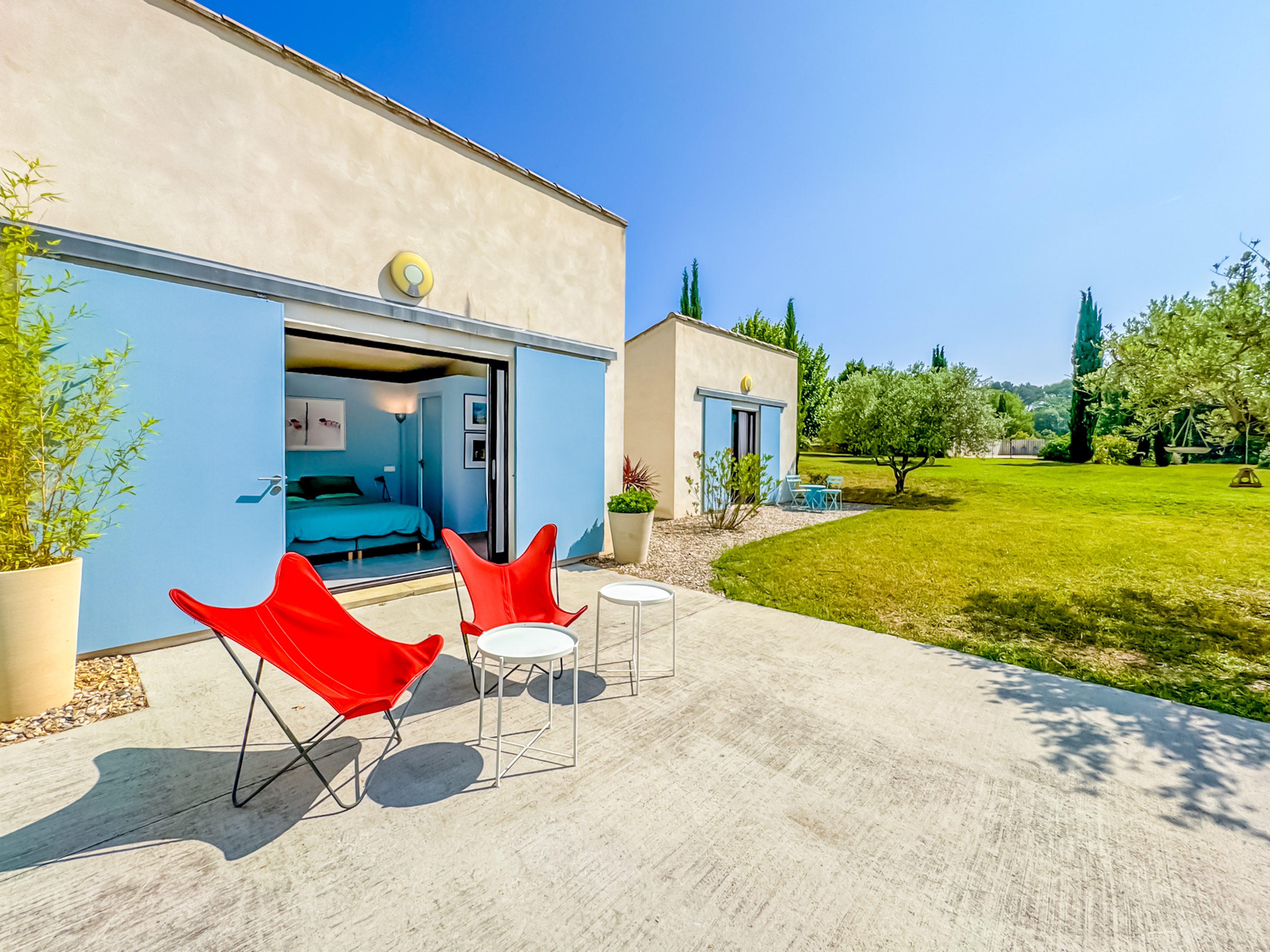 French property for sale in Vaison-la-Romaine, Vaucluse - €1,000,000 - photo 