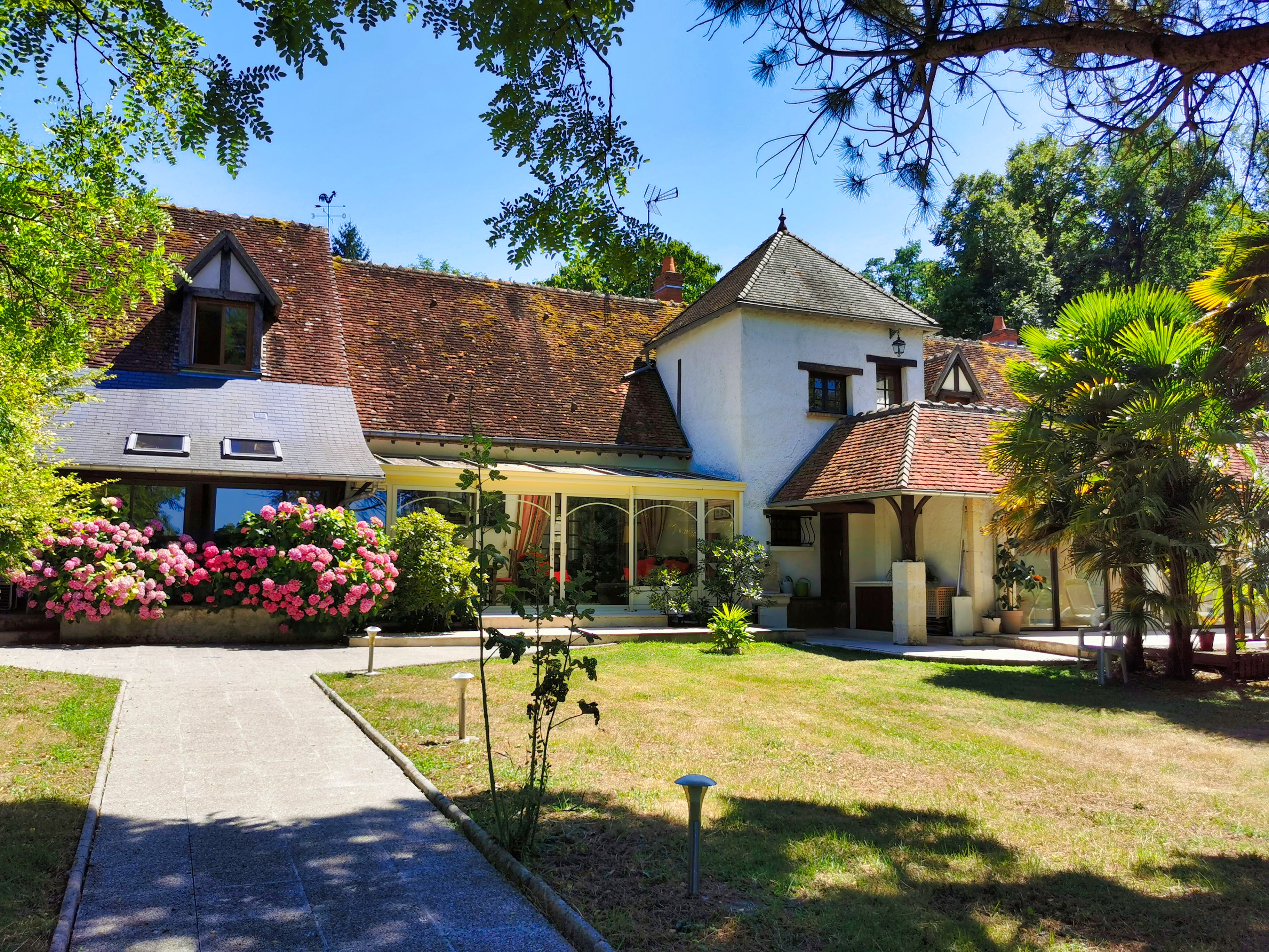Propriété en France à vendre à Saint-Aignan, Loir-et-Cher - &#8364;710 200 - photo 