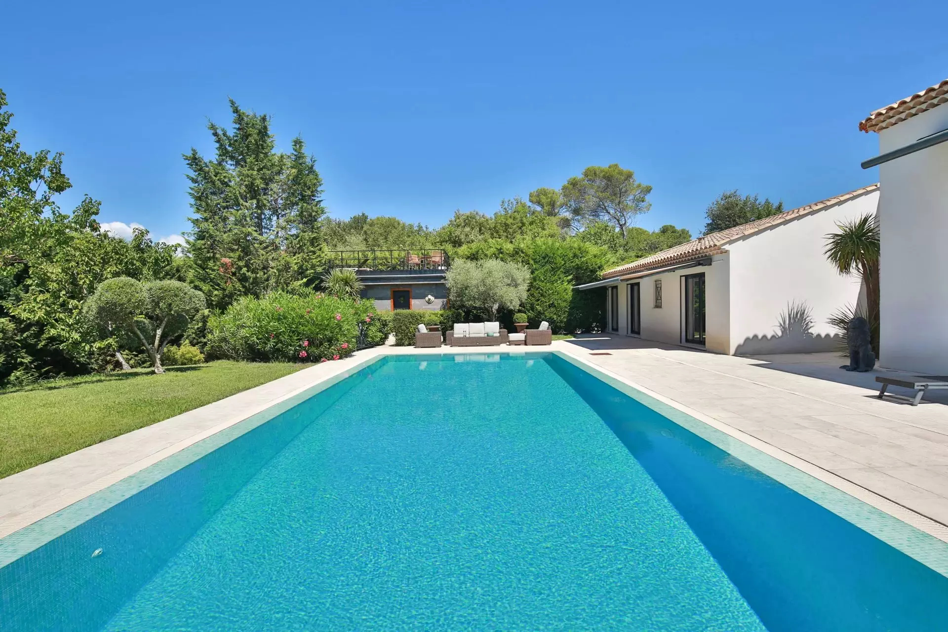 French property for sale in Roquefort-les-Pins, Alpes-Maritimes - €2,300,000 - photo 