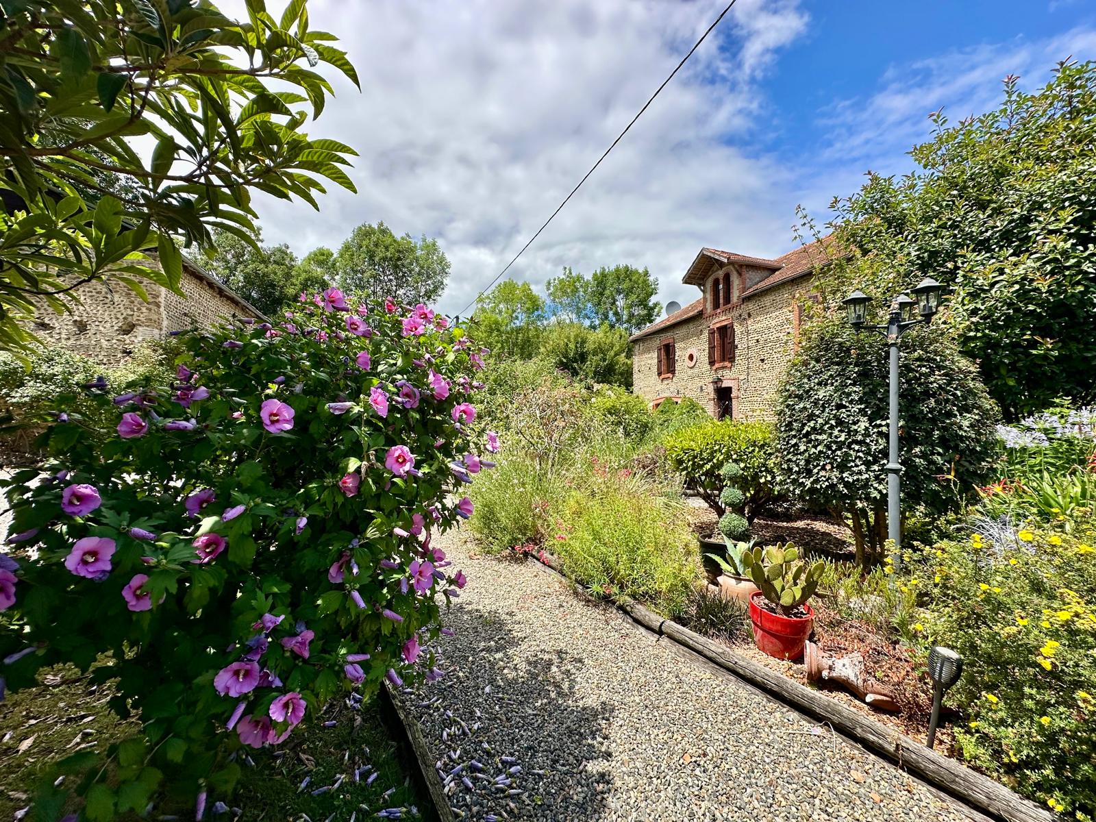 Propriété en France à vendre à Saint-Lézer, Hautes-Pyrénées - €599 500 - photo 