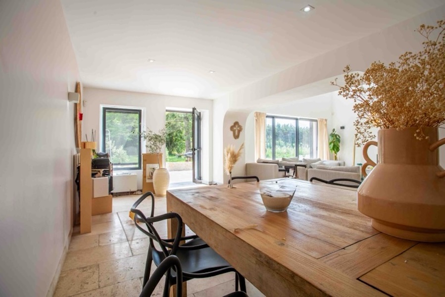 French property for sale in Rognonas, Bouches-du-Rhône - €1,600,000 - photo 