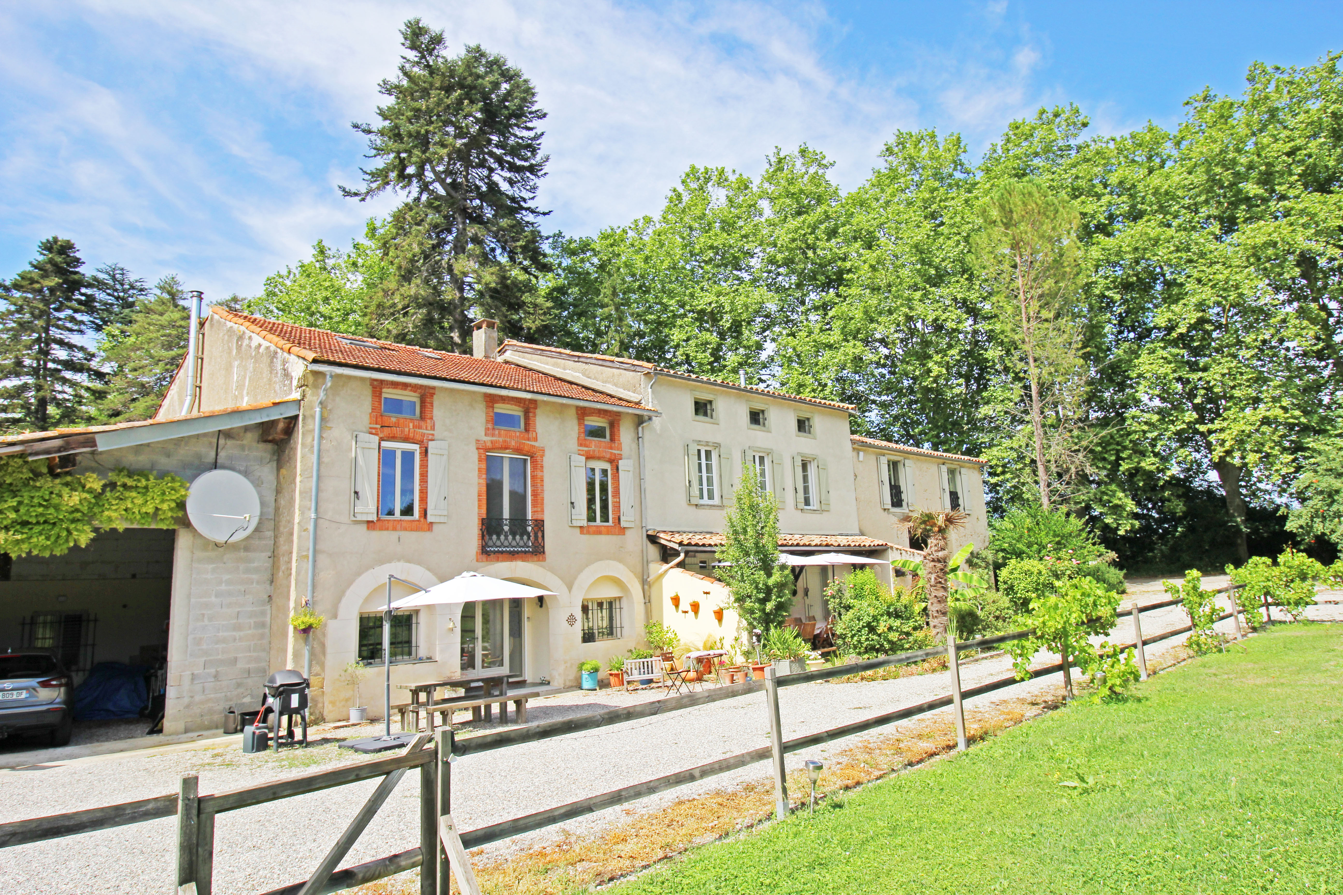 Propriété en France à vendre à Mirepoix, Ariège - &#8364;925 000 - photo 