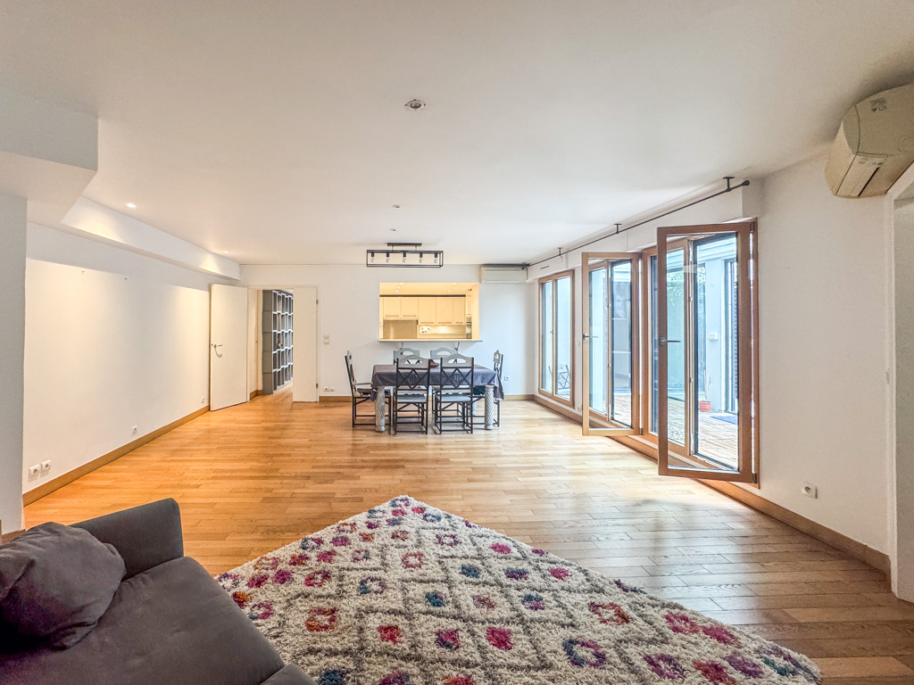 French property for sale in Paris 15e Arrondissement, Paris - €1,750,000 - photo 