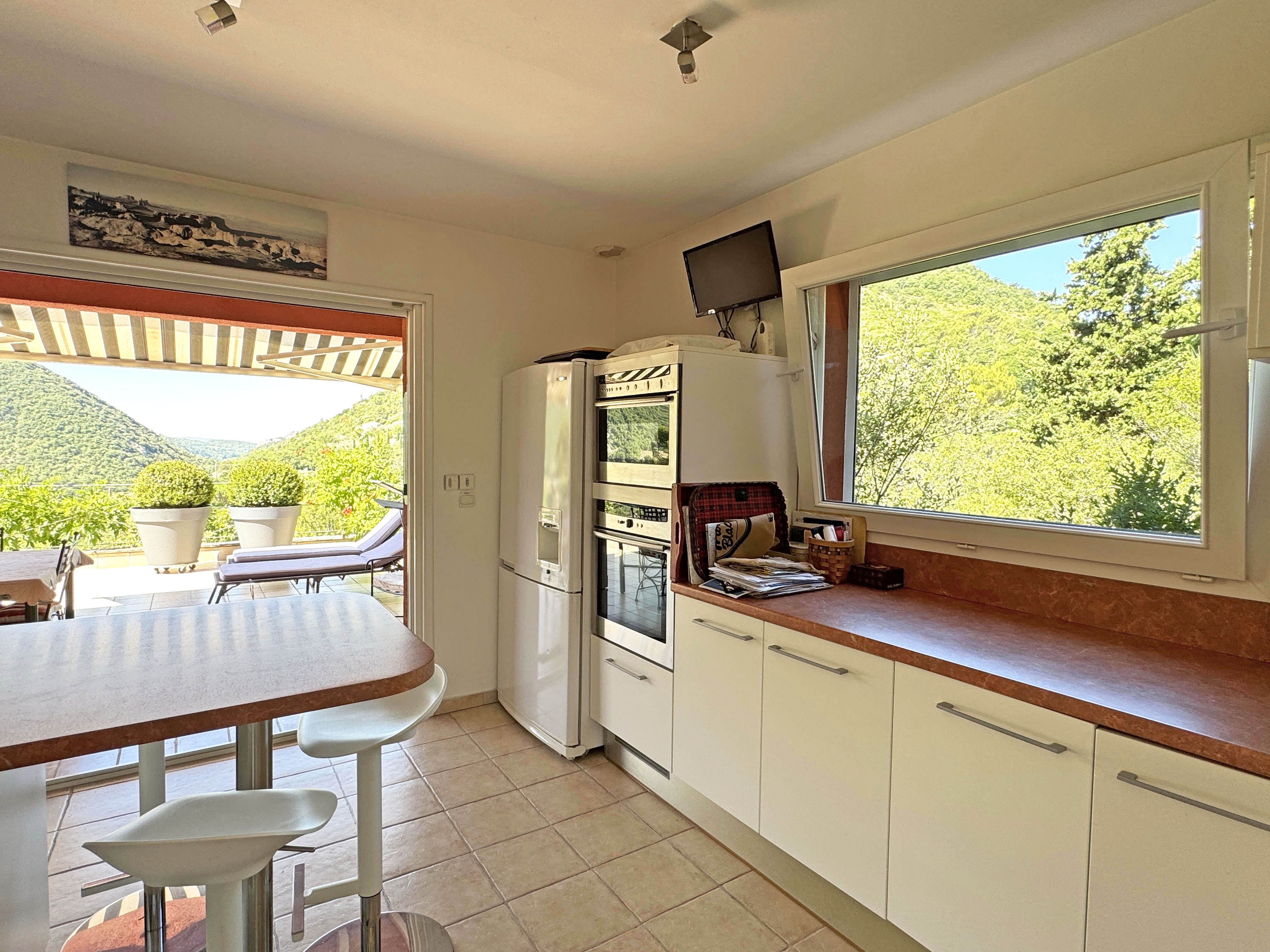 Propriété en France à vendre à Aubres, Drôme - &#8364;795 000 - photo 