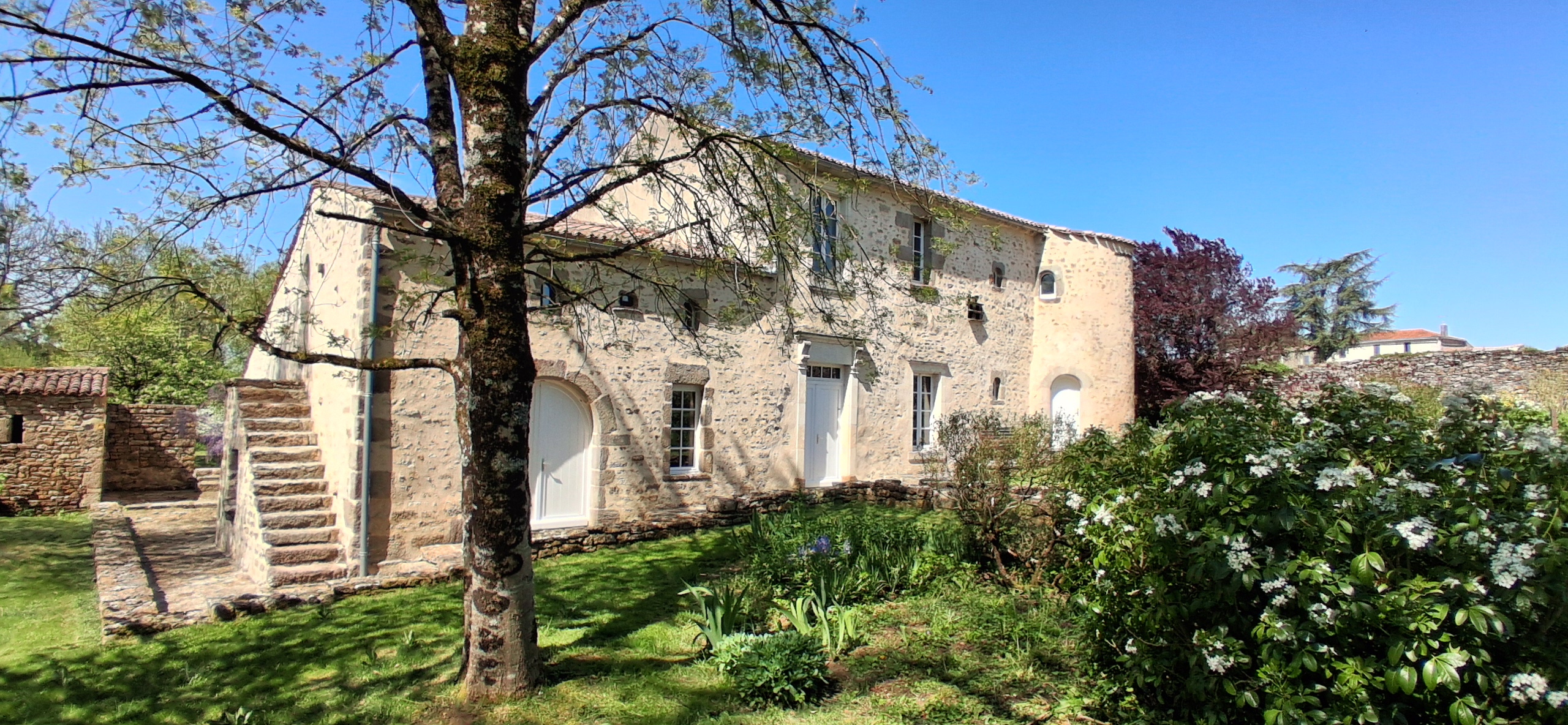 Propriété en France à vendre à Marsais-Sainte-Radégonde, Vendée - &#8364;505 000 - photo 