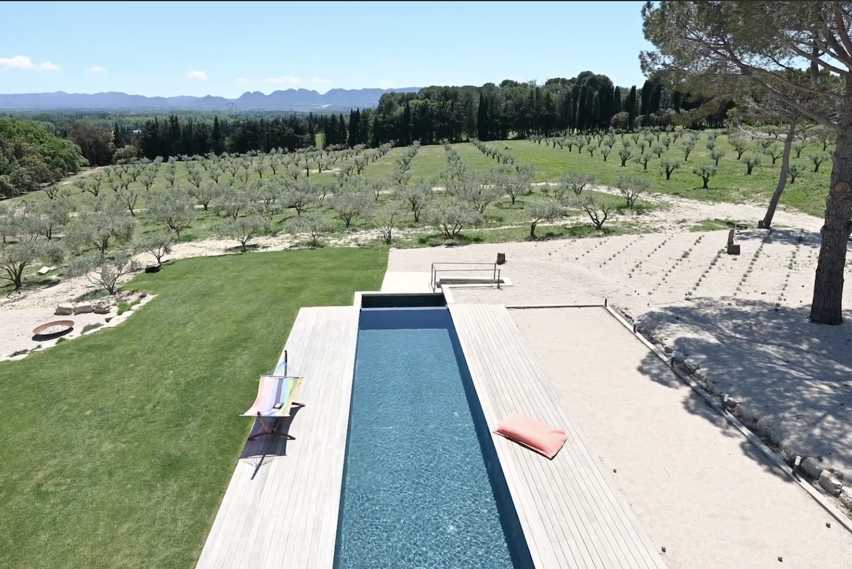 French property for sale in Noves, Bouches-du-Rhône - €3,500,000 - photo 