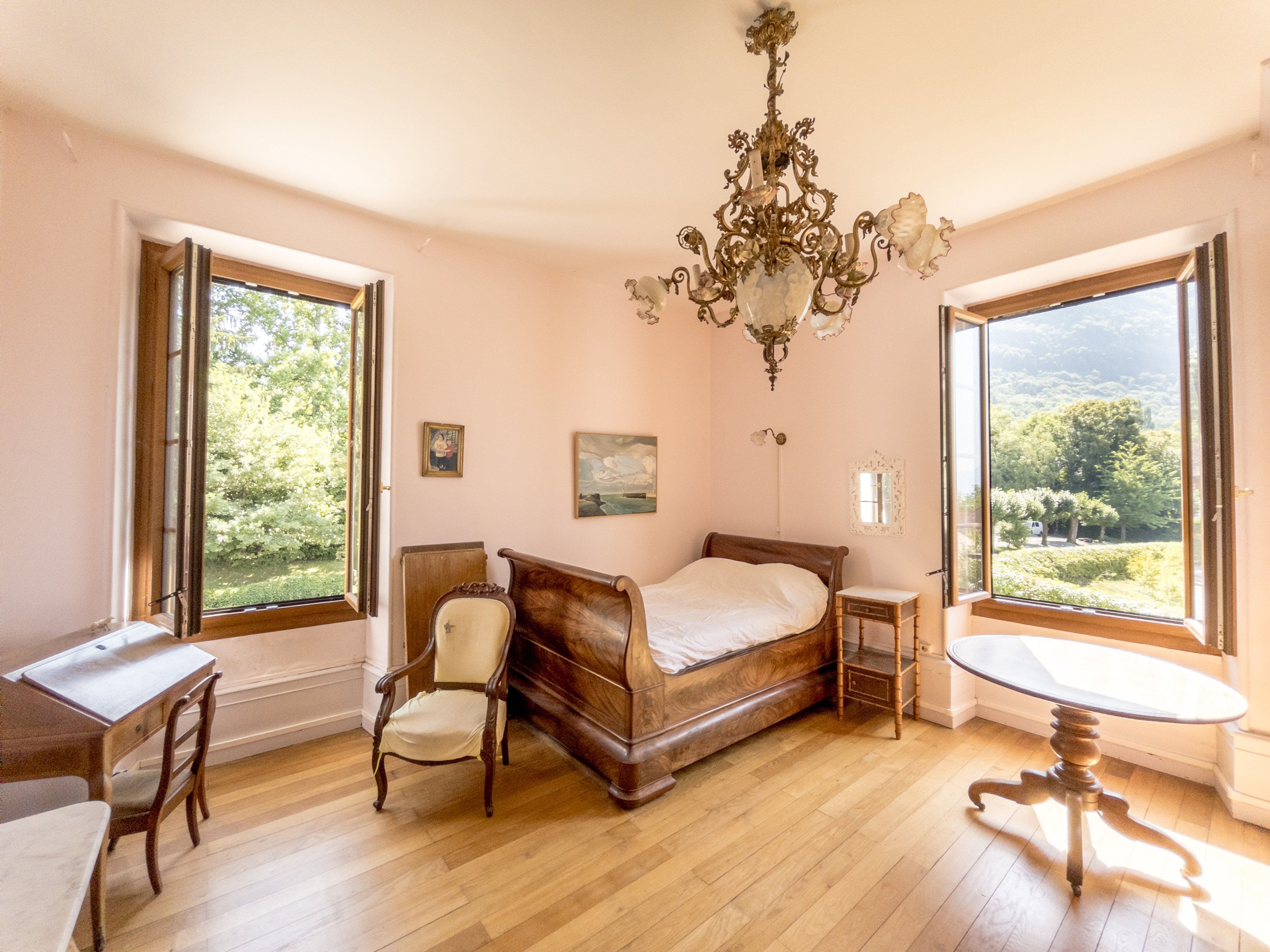 French property for sale in Annecy, Haute-Savoie - €3,885,000 - photo 