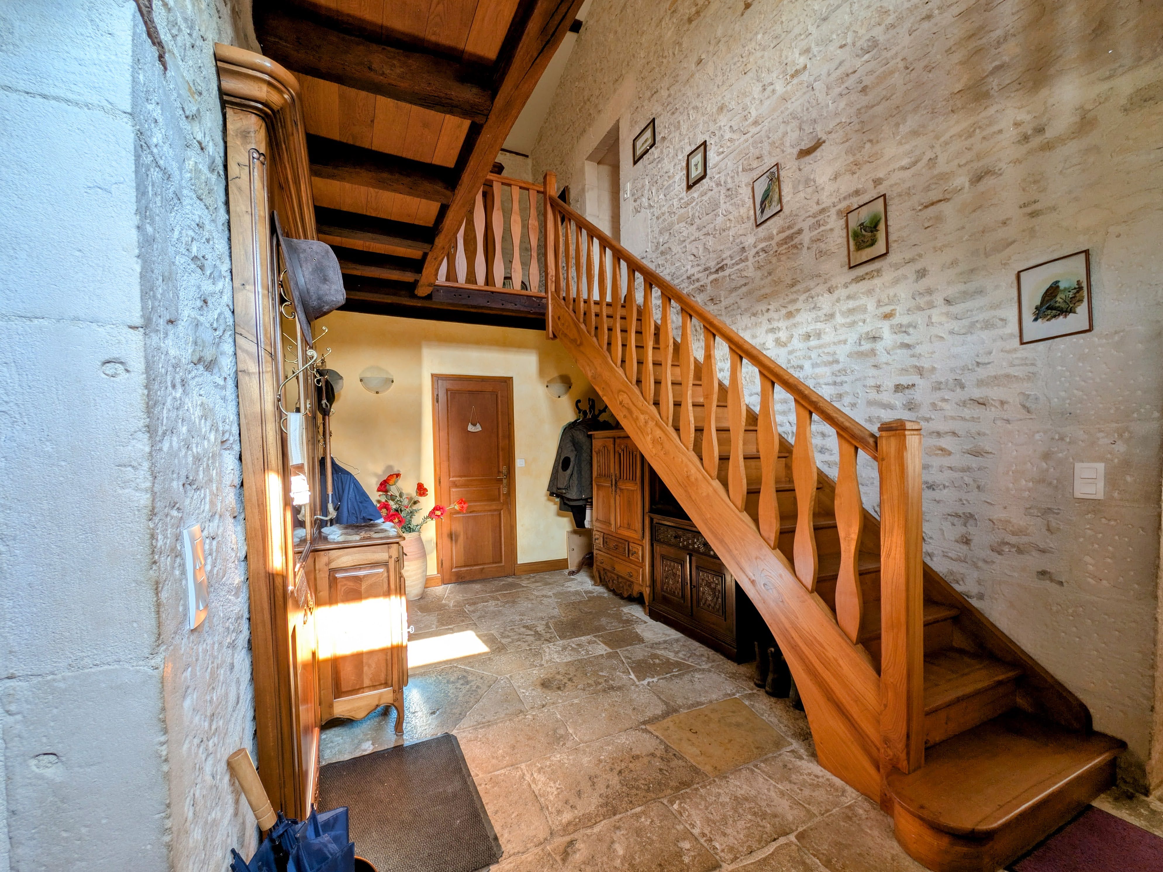 Propriété en France à vendre à Aubigné, Deux-Sèvres - &#8364;1 800 000 - photo 