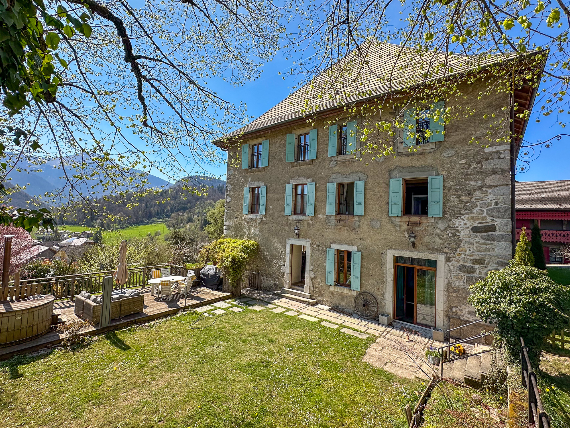 French property for sale in Mieussy, Haute-Savoie - €1,195,000 - photo 