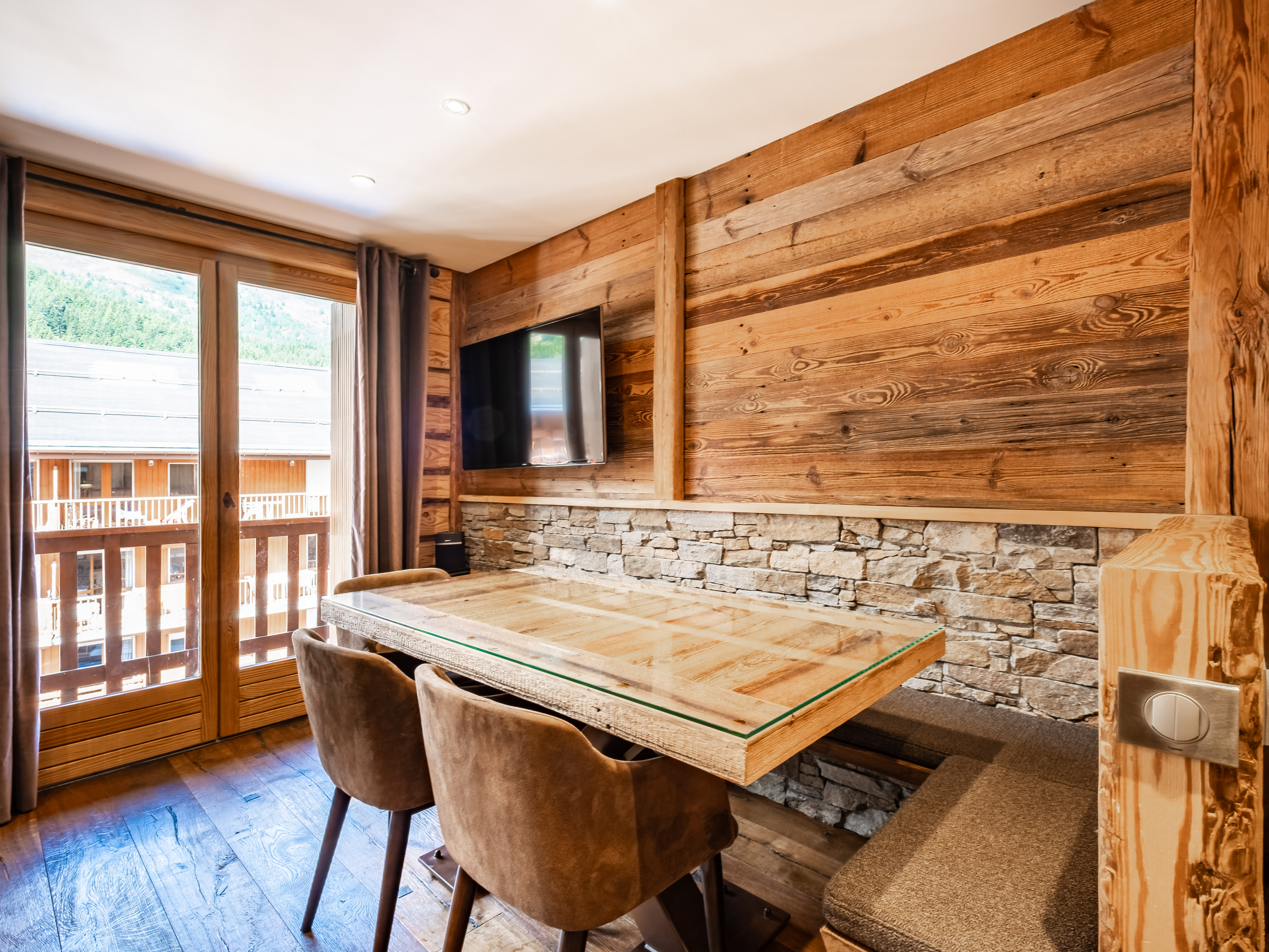 Propriété en France à vendre à MERIBEL LES ALLUES, Savoie - &#8364;1 270 000 - photo 