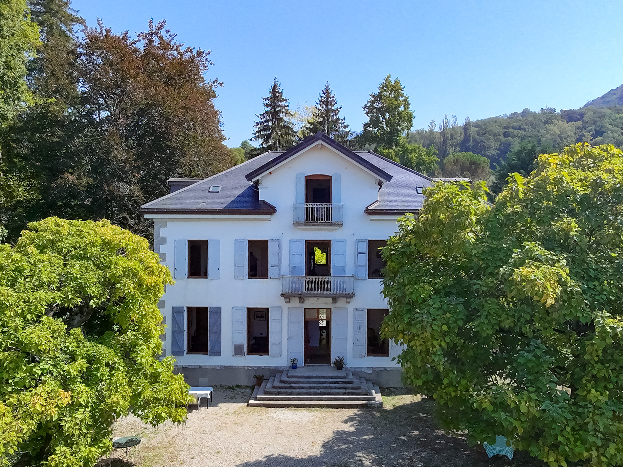 French property for sale in Annecy, Haute-Savoie - €3,885,000 - photo 