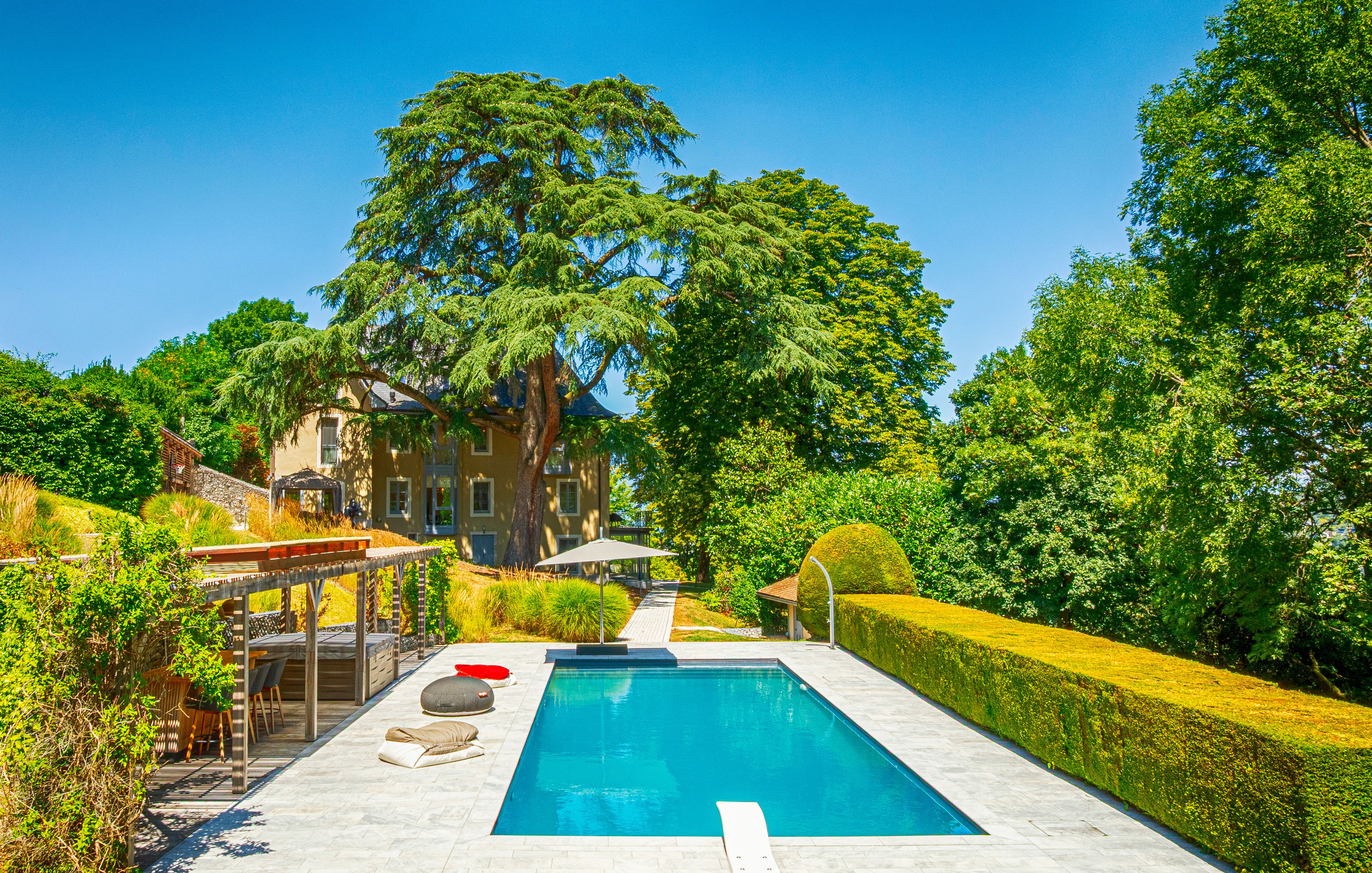 French property for sale in Chambéry, Savoie - €2,500,000 - photo 