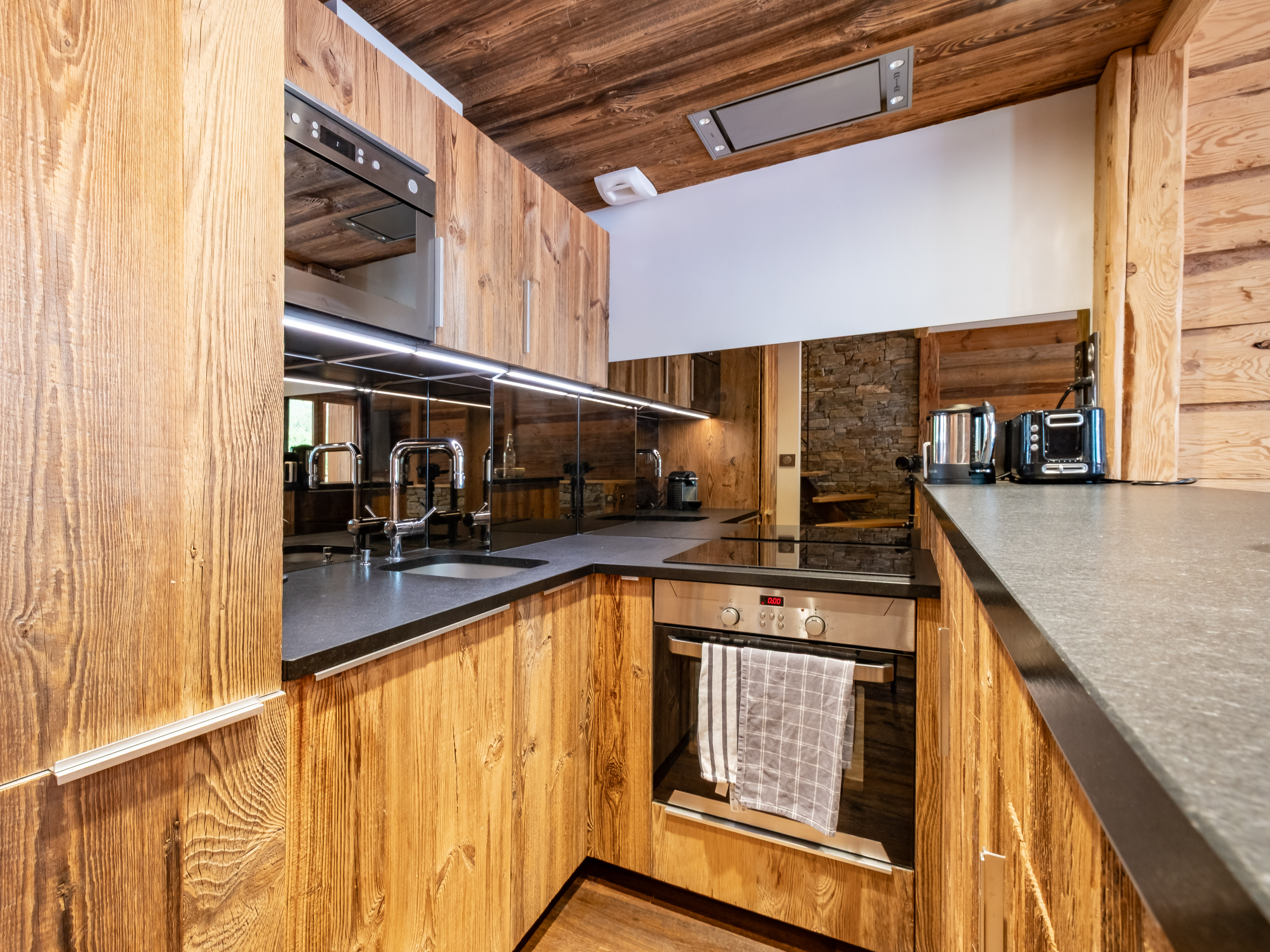 Propriété en France à vendre à MERIBEL LES ALLUES, Savoie - &#8364;1 270 000 - photo 