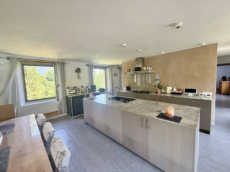 French property for sale in Sallanches, Haute-Savoie - €1,390,000 - photo 