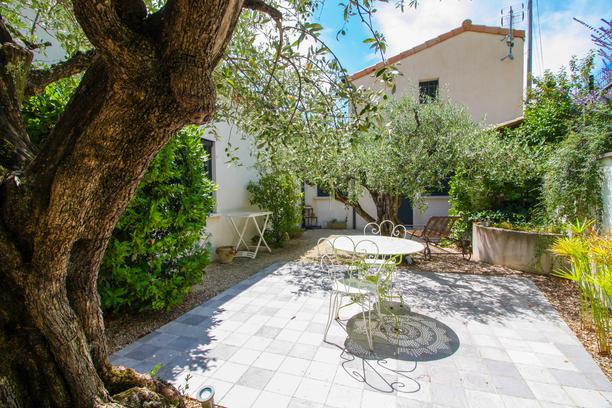 French property for sale in Nyons, Drôme - €1,264,000 - photo 