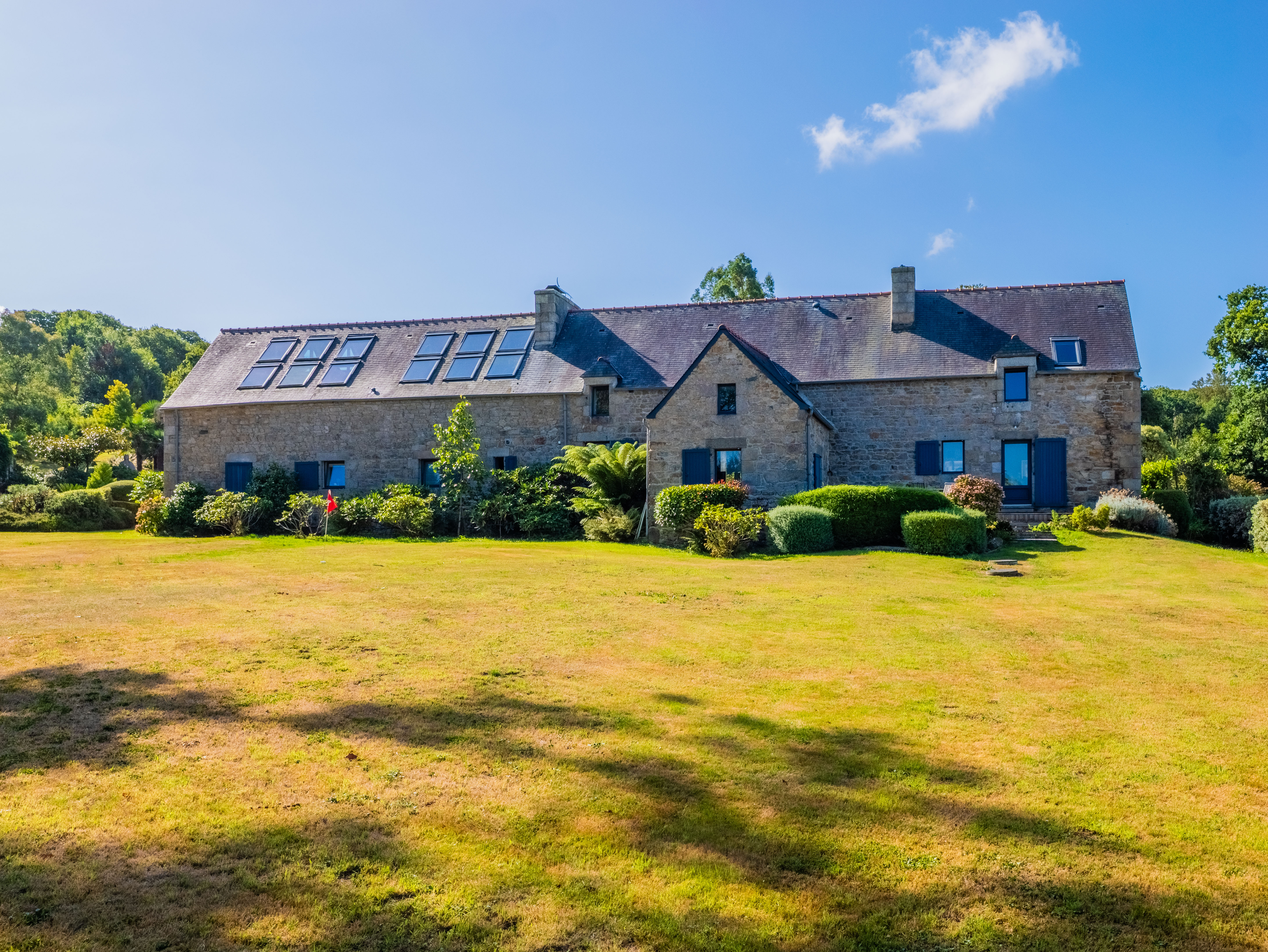 French property for sale in Penvénan, Côtes-d'Armor - €2,457,600 - photo 
