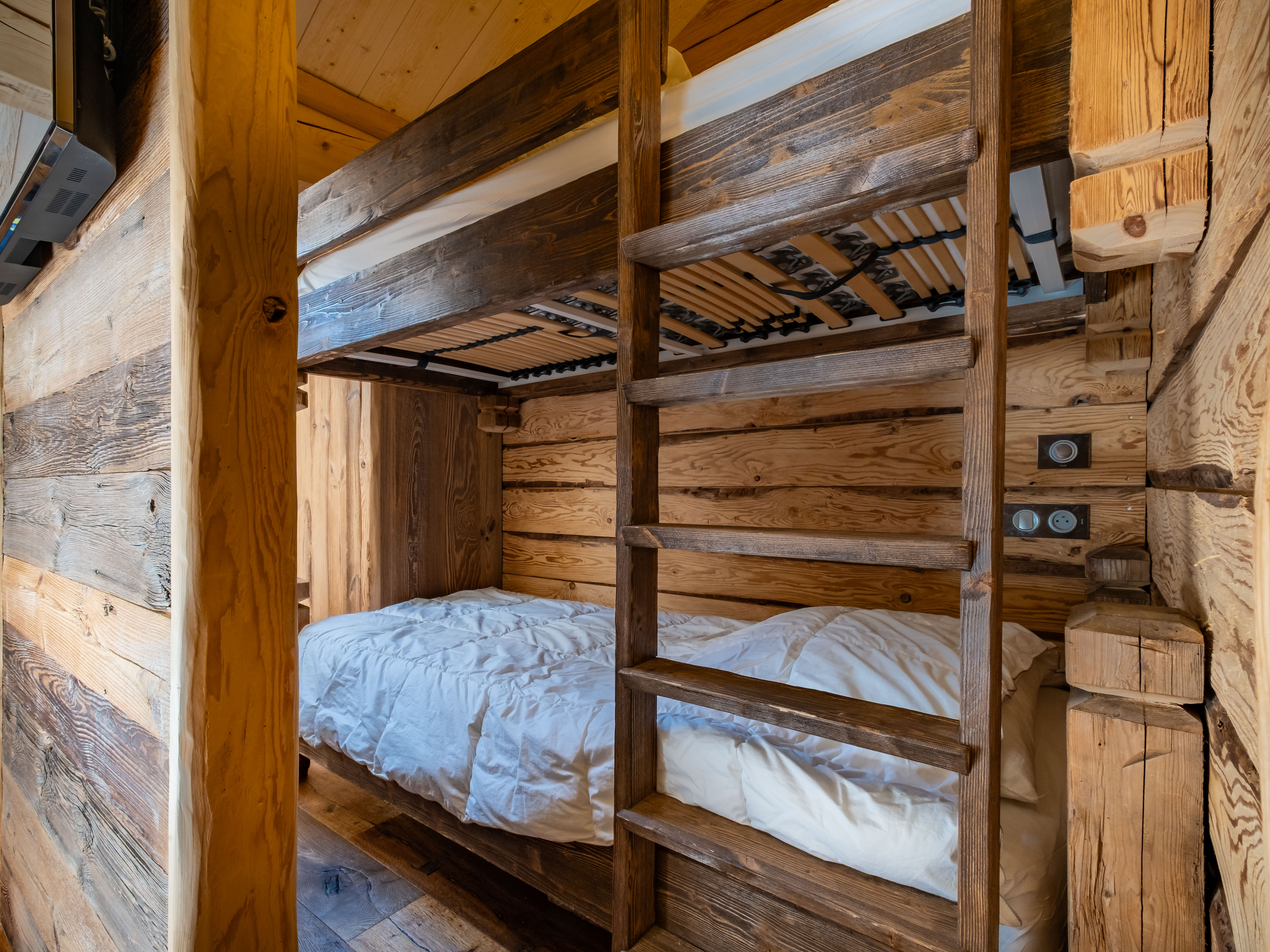 Propriété en France à vendre à MERIBEL LES ALLUES, Savoie - &#8364;1 270 000 - photo 