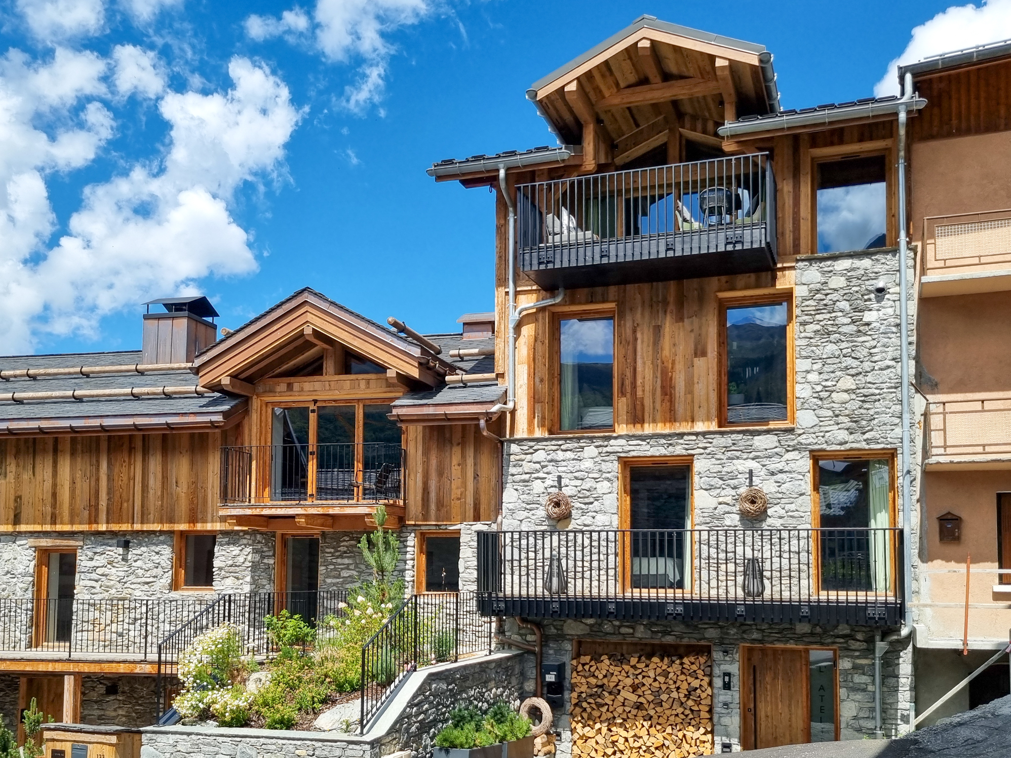 French property for sale in Saint-Martin-de-Belleville, Savoie - €2,595,000 - photo 